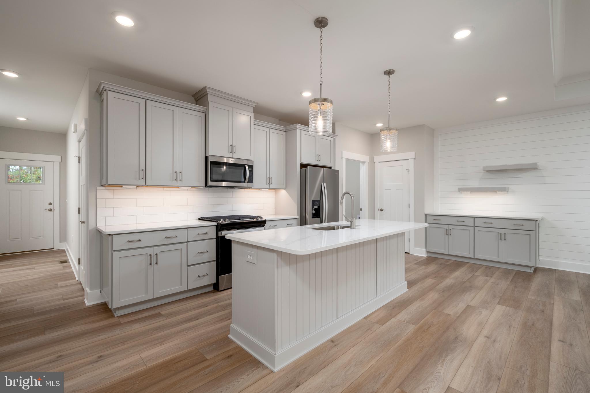 THE KNOLL AT IRONS LANE - Residential