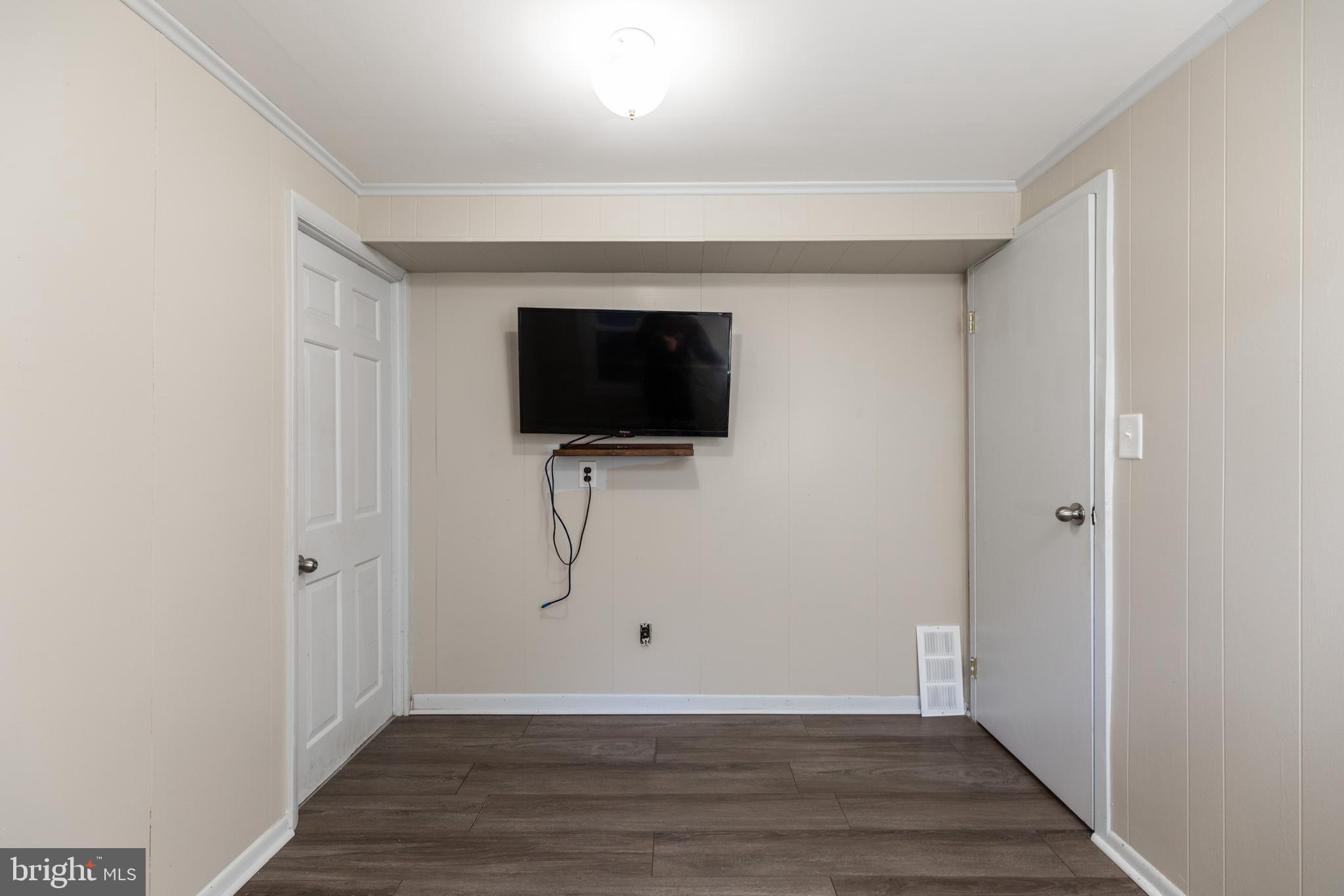 HIDDEN VALLEY - Residential