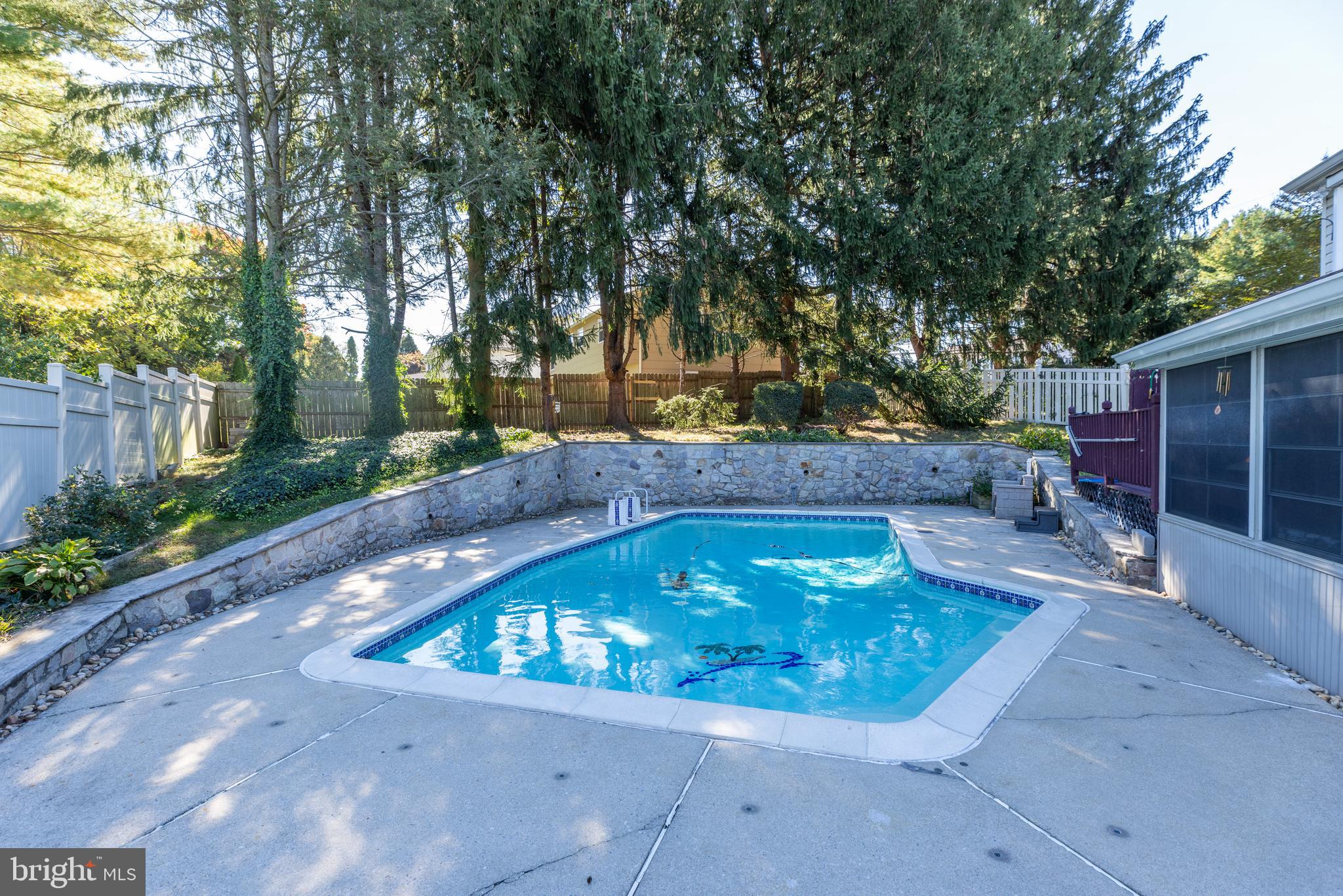 HIDDEN VALLEY - Residential