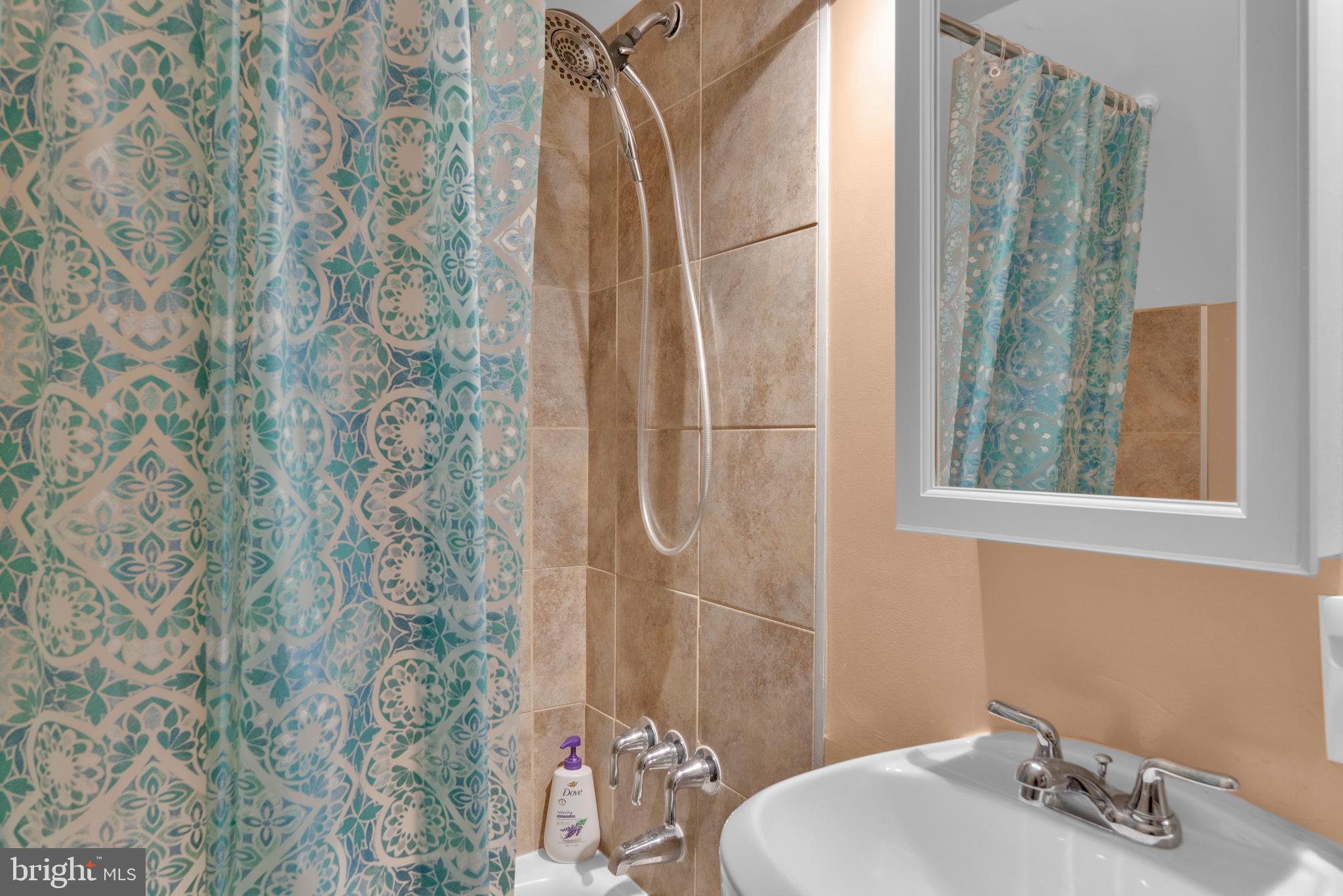 LAURAVILLE HISTORIC DISTRICT - Residential