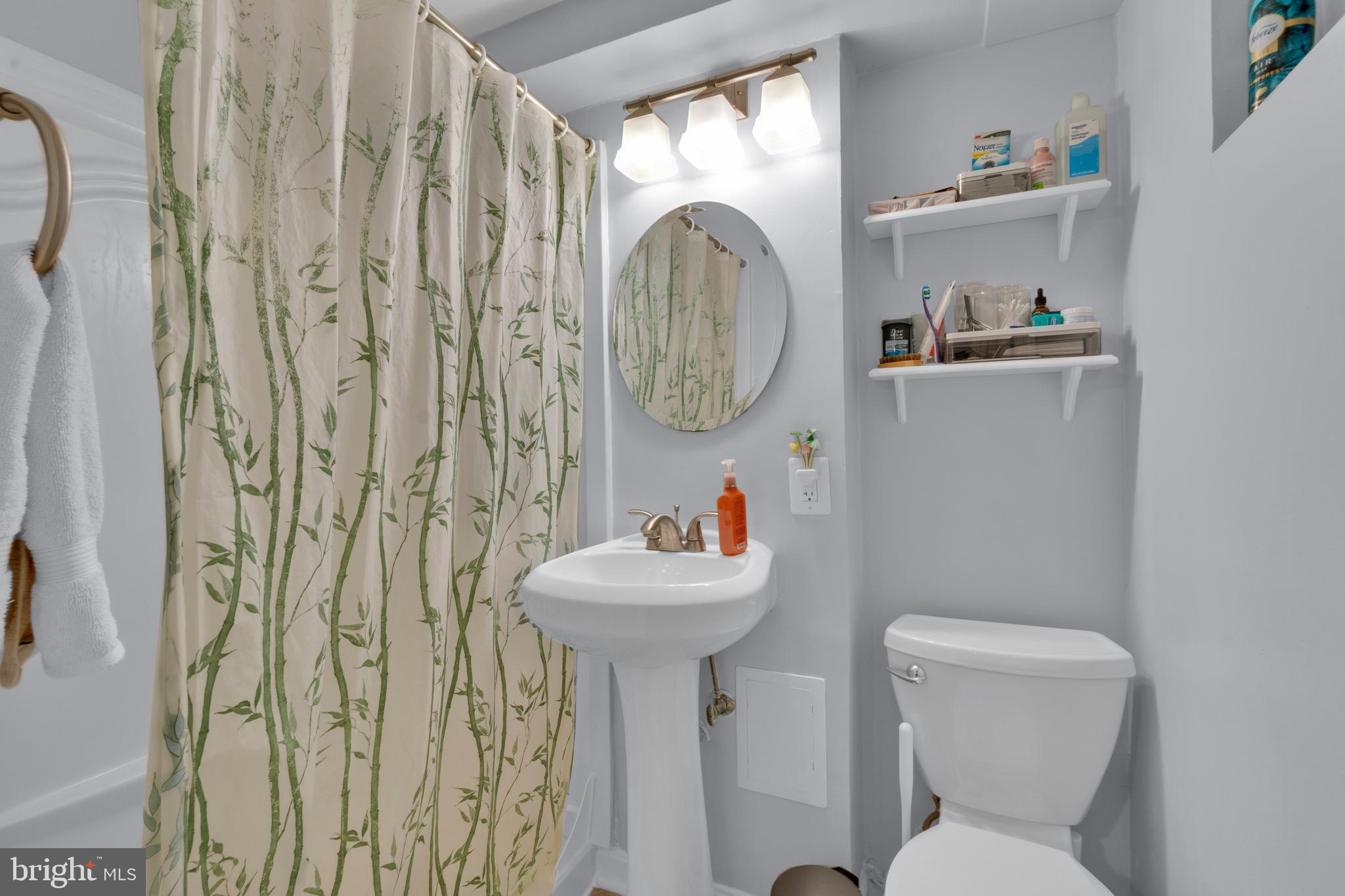 LAURAVILLE HISTORIC DISTRICT - Residential