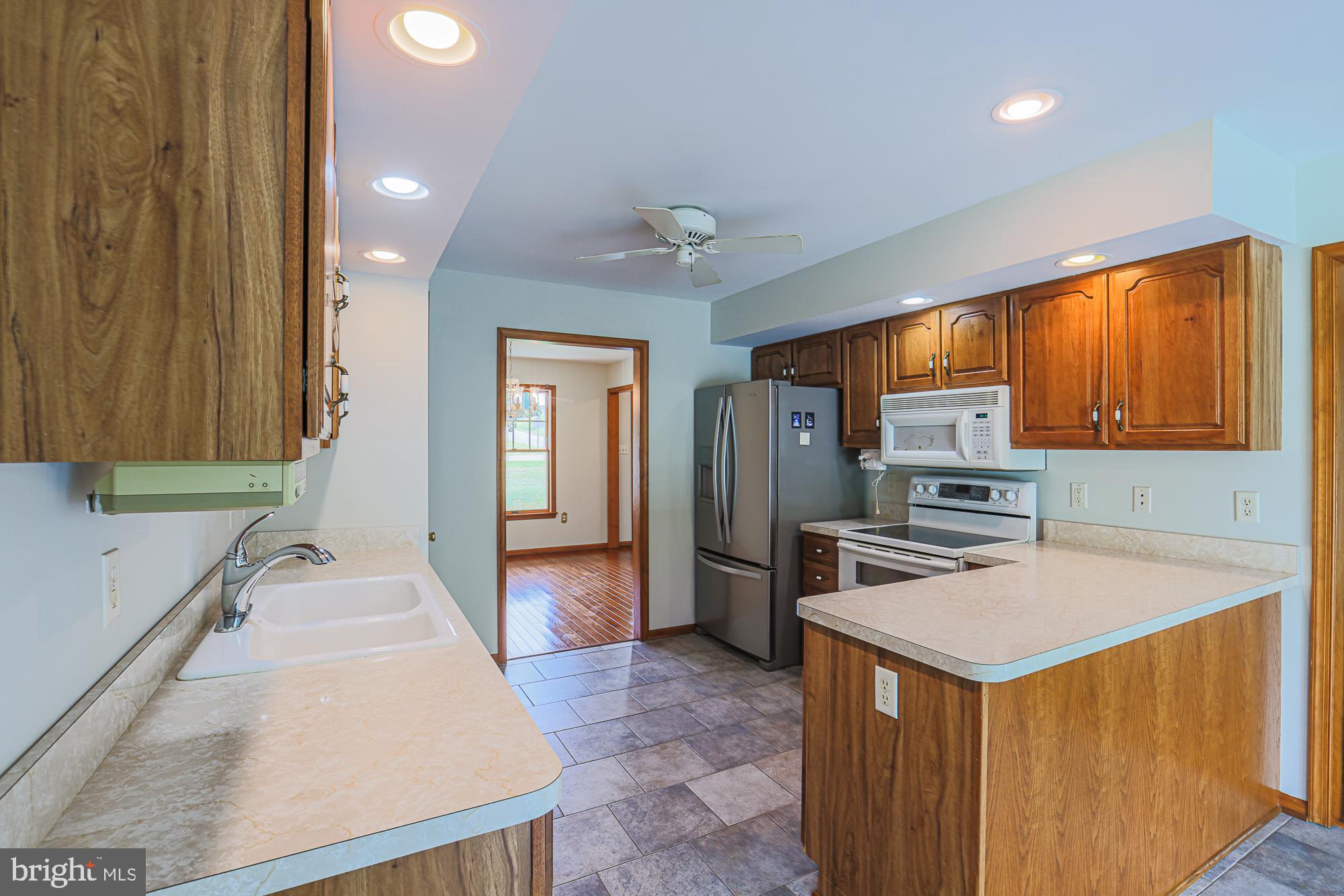 COACH & FOUR - Residential