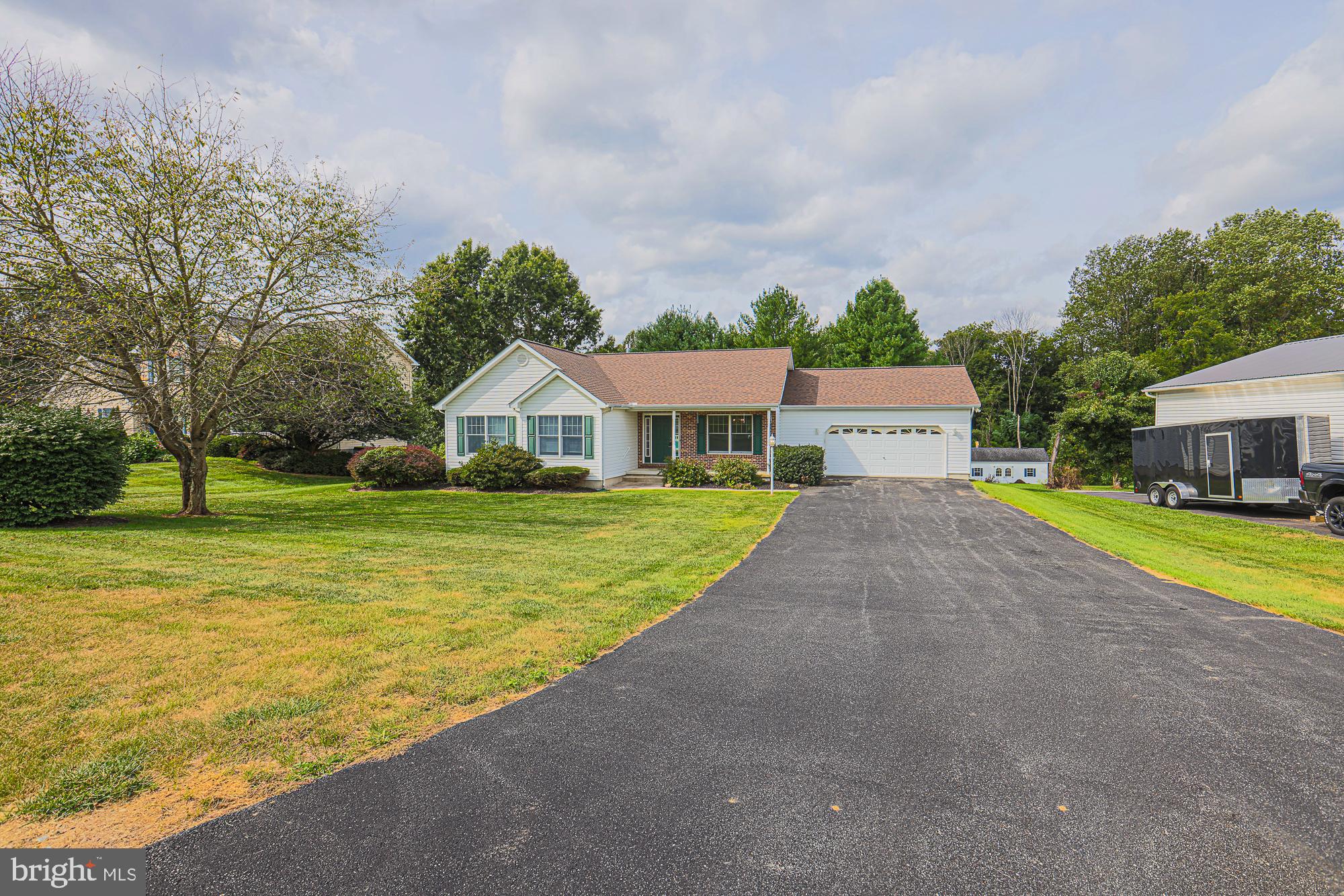 COACH & FOUR - Residential