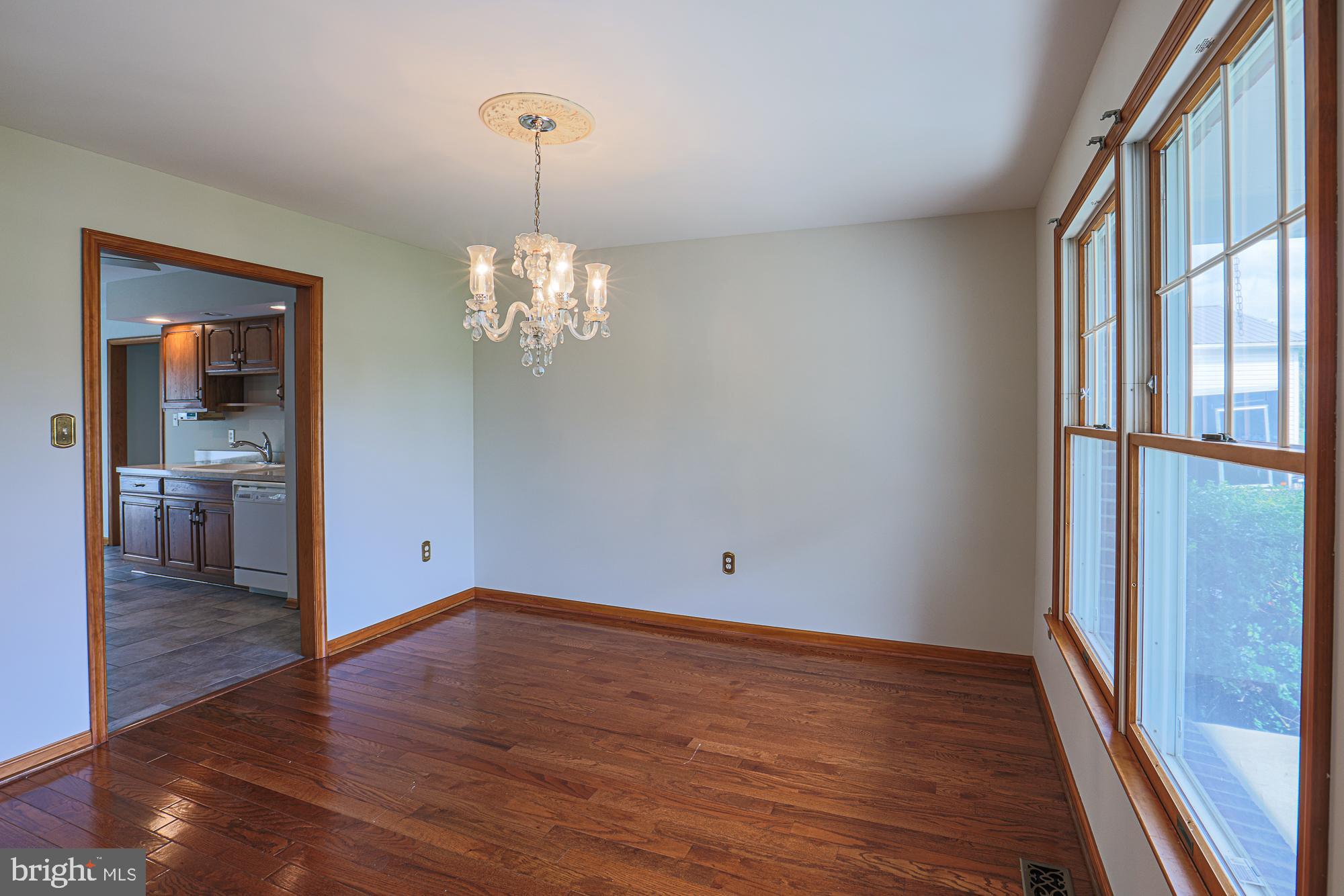 COACH & FOUR - Residential