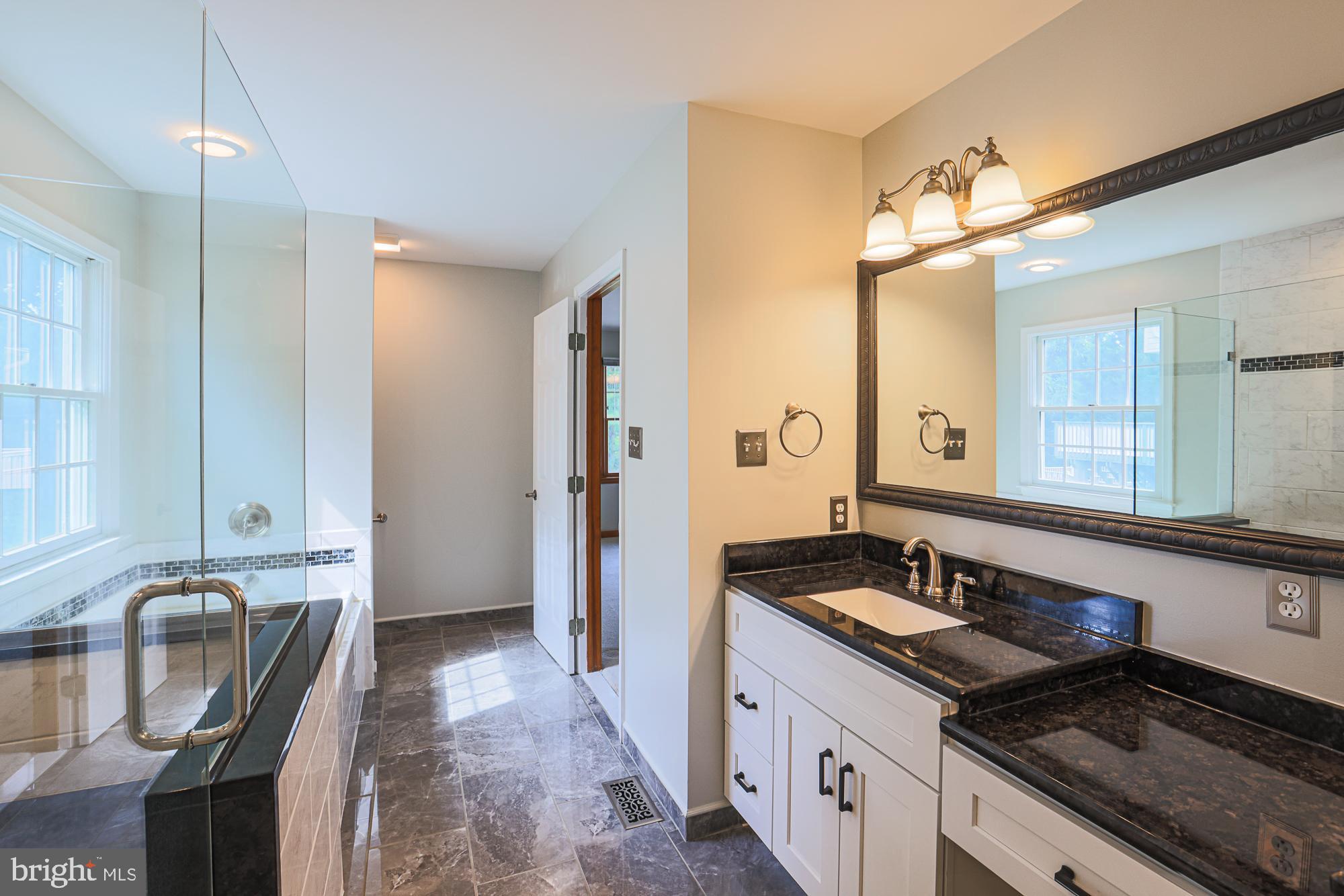 COACH & FOUR - Residential