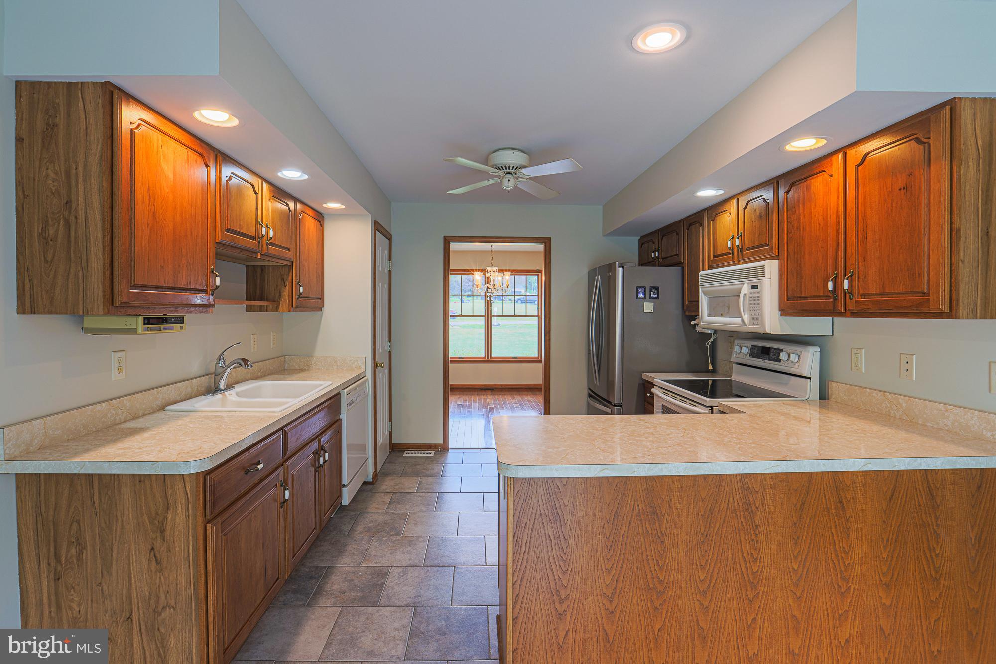 COACH & FOUR - Residential