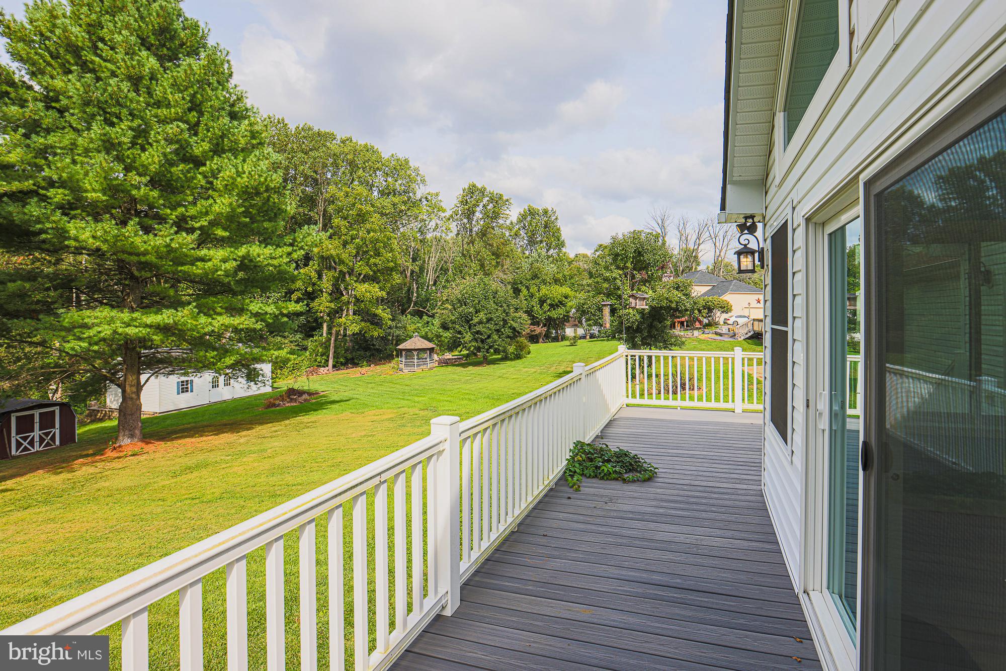 COACH & FOUR - Residential