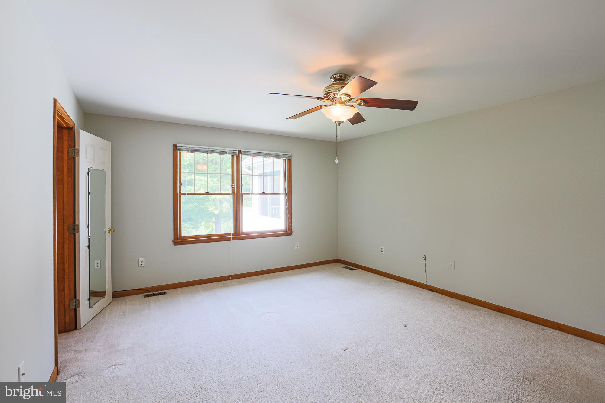 COACH & FOUR - Residential