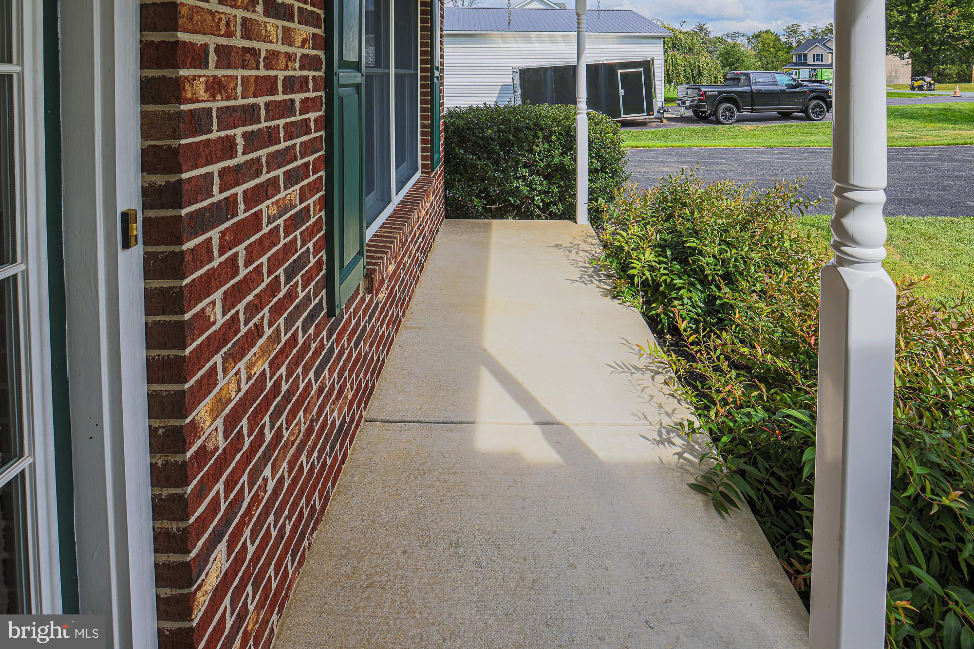 COACH & FOUR - Residential