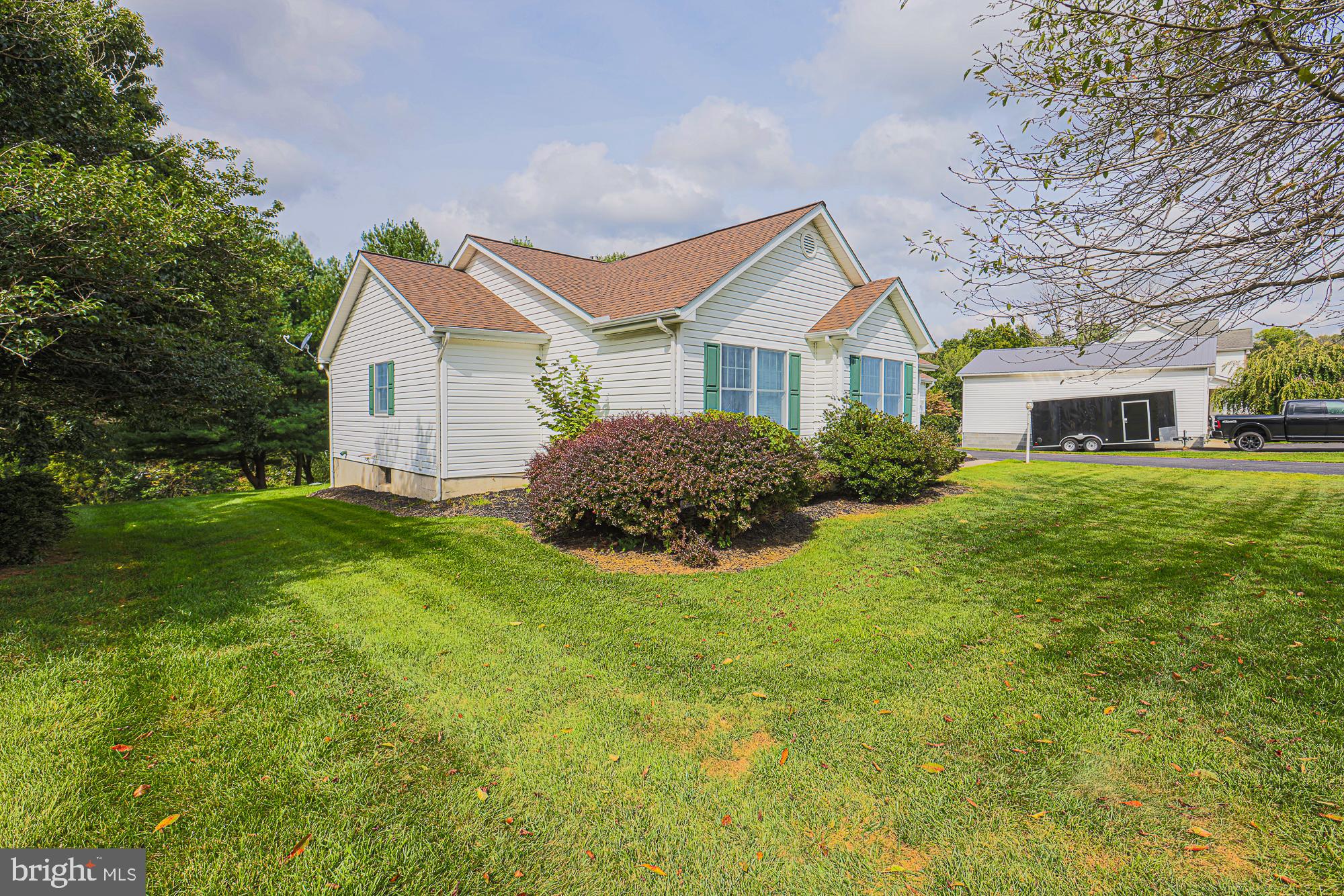 COACH & FOUR - Residential