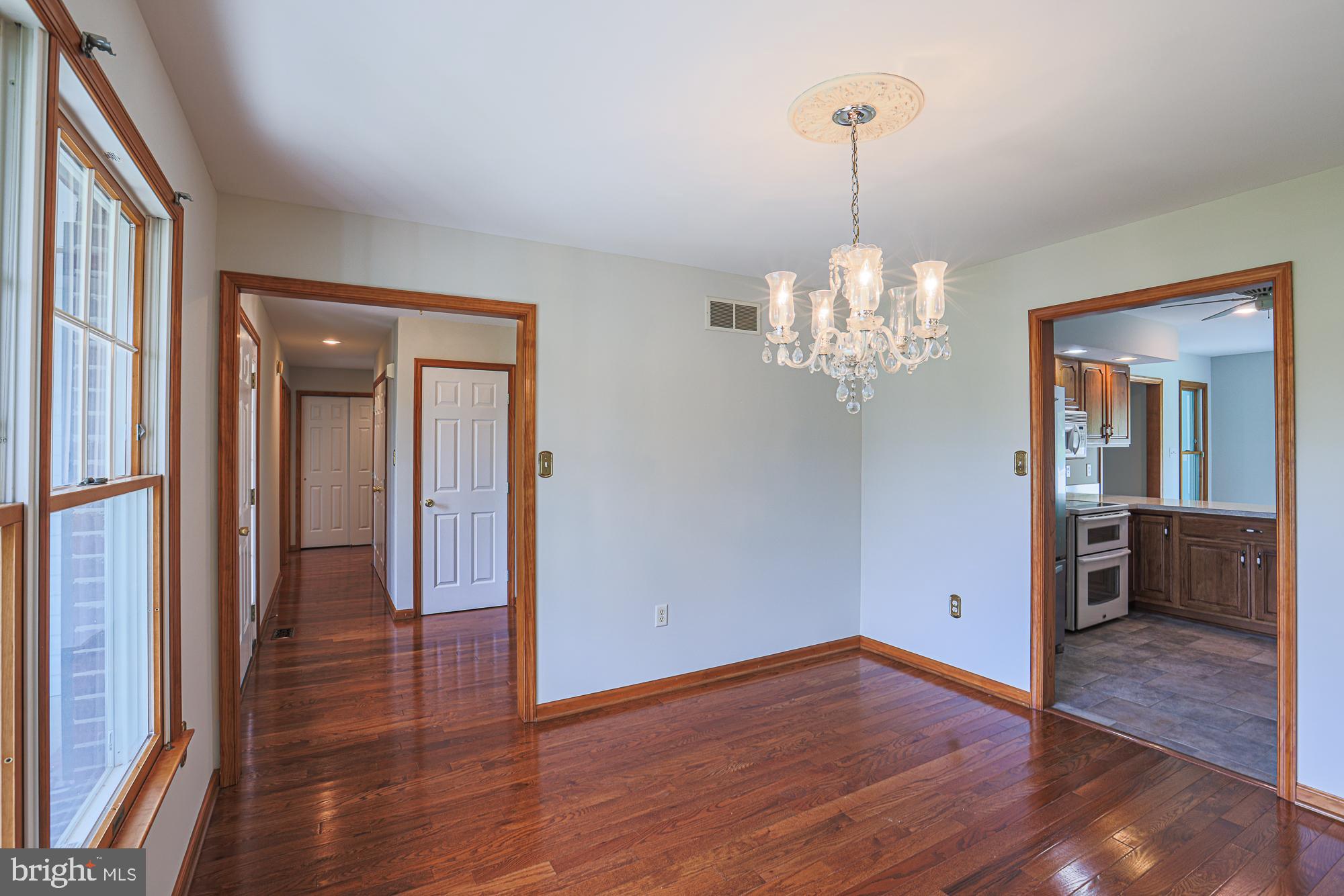 COACH & FOUR - Residential