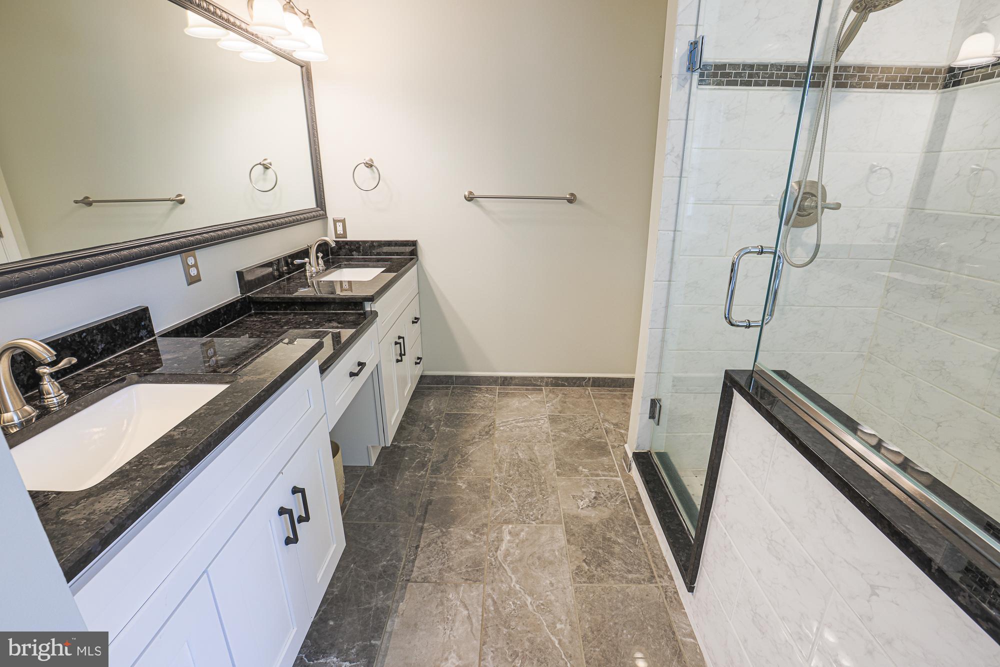 COACH & FOUR - Residential