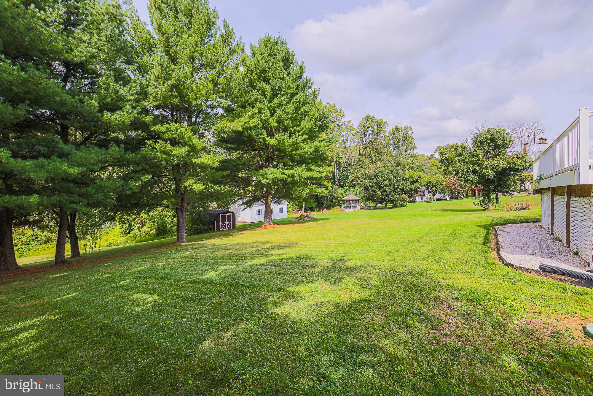 COACH & FOUR - Residential