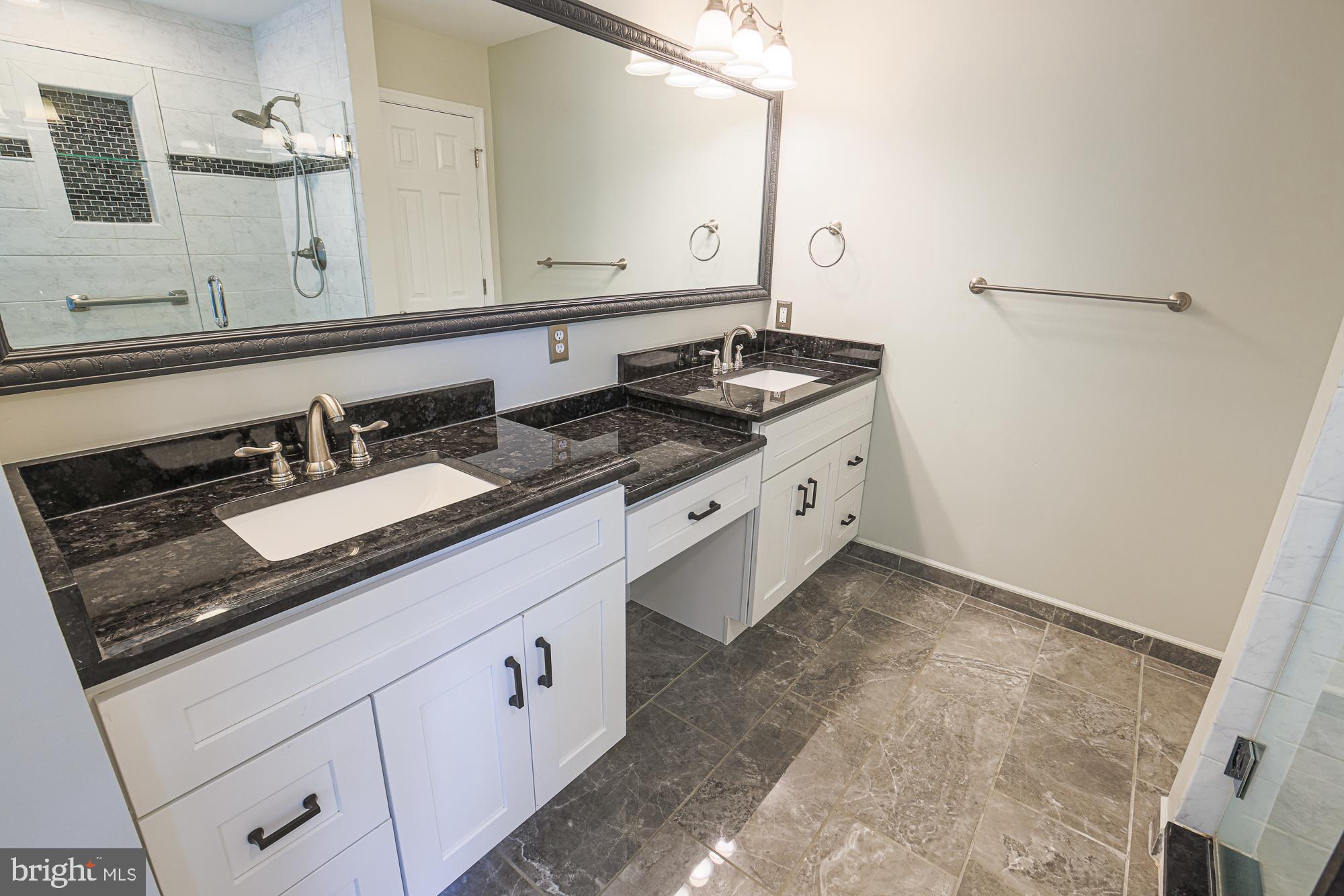 COACH & FOUR - Residential