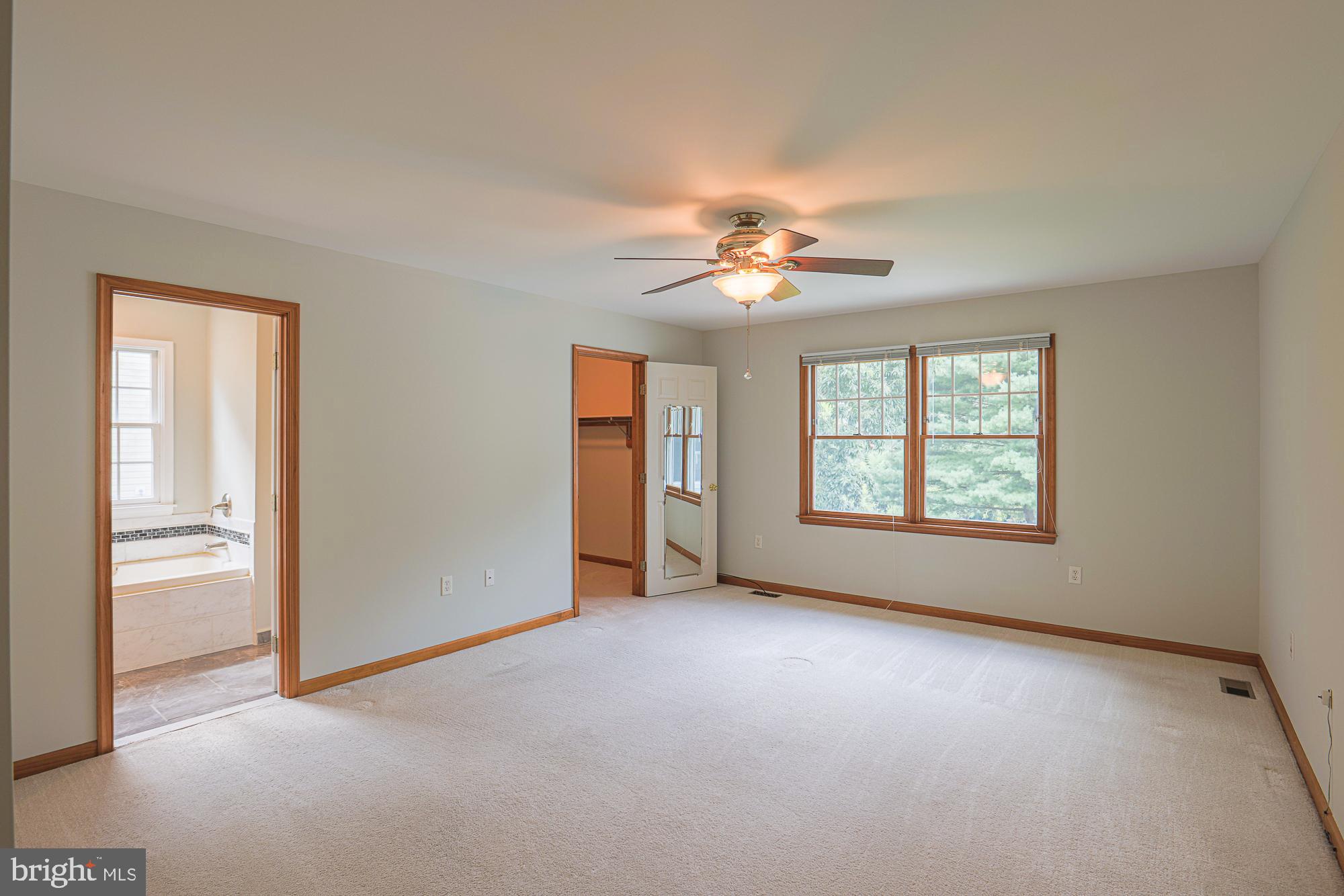 COACH & FOUR - Residential