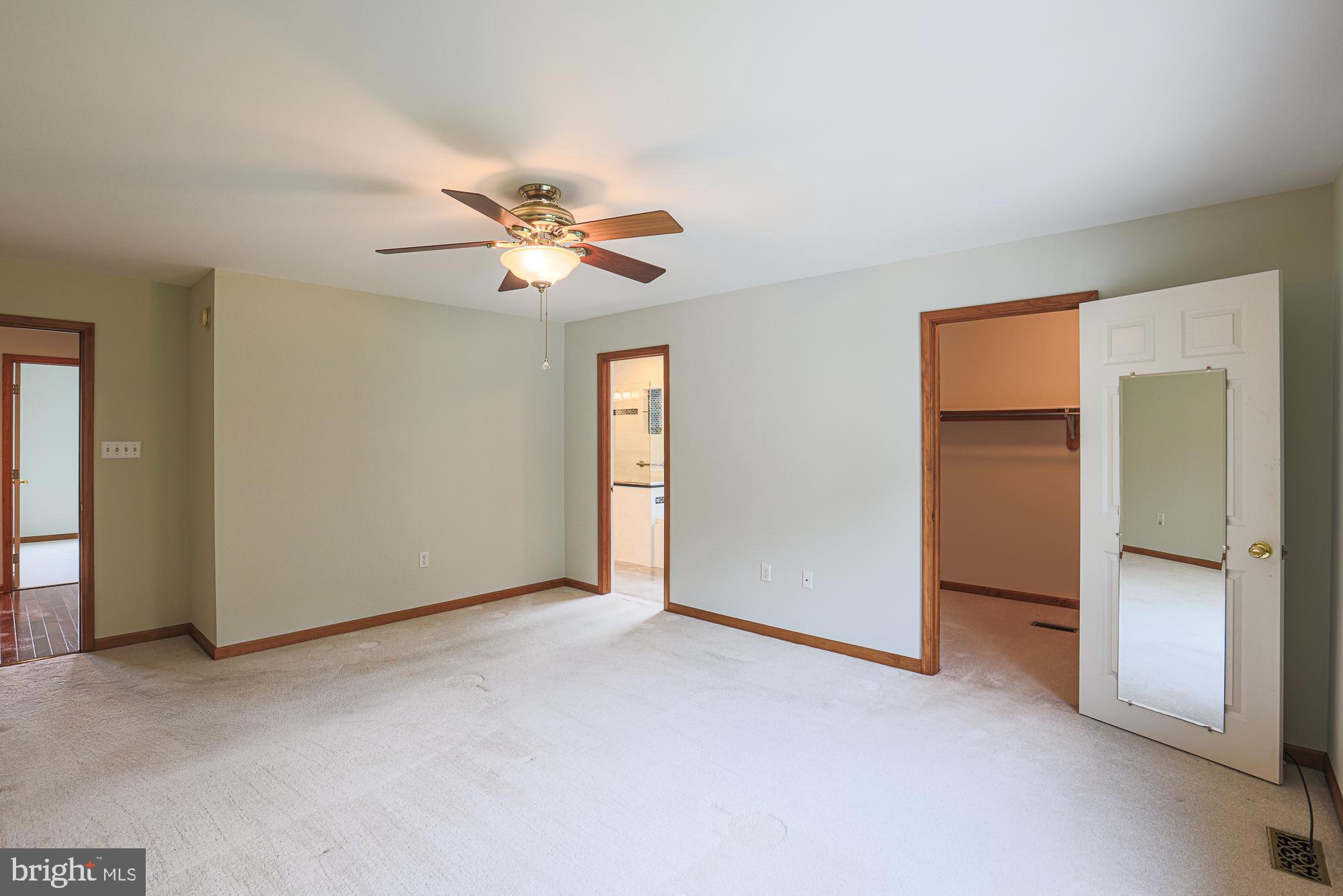 COACH & FOUR - Residential