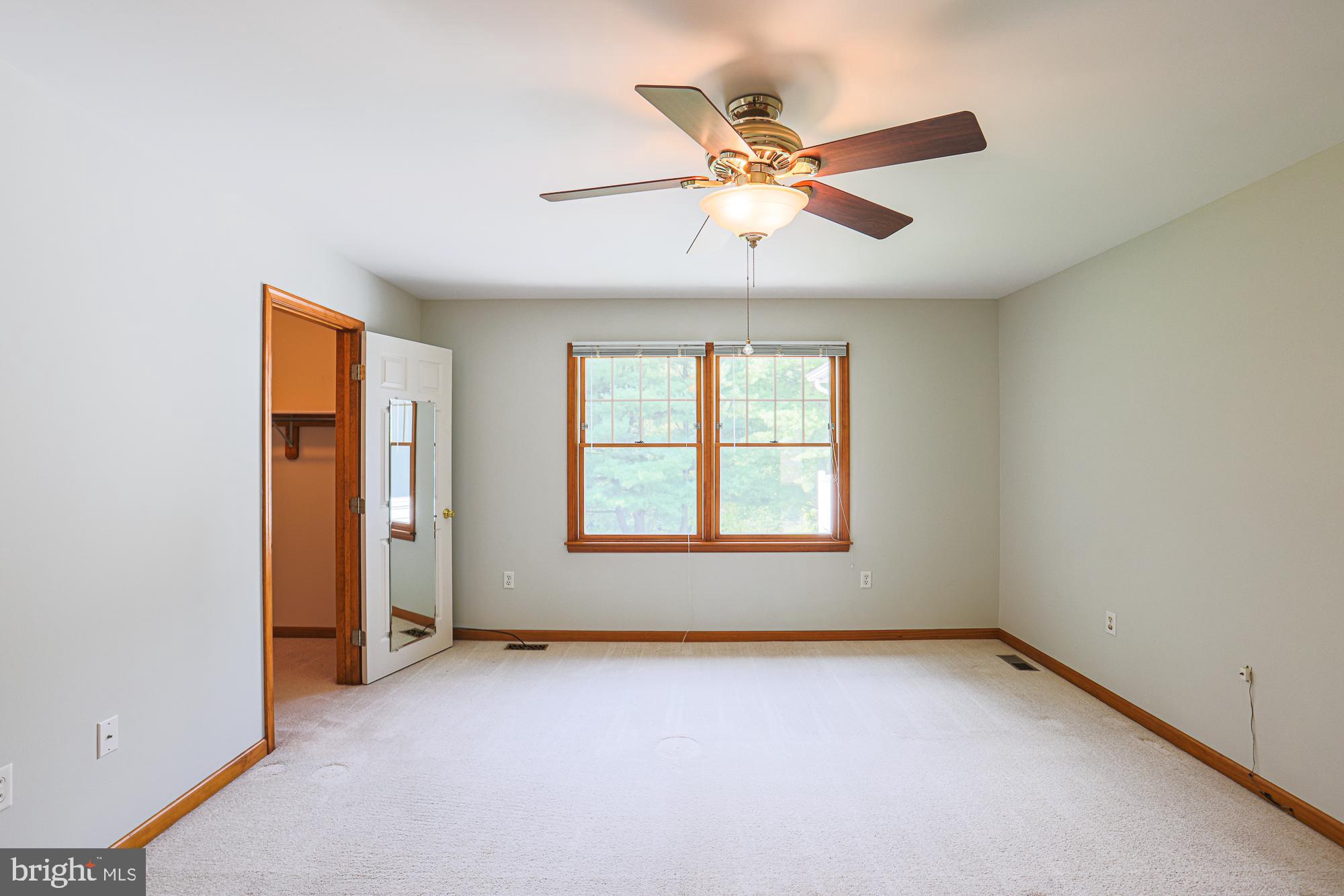 COACH & FOUR - Residential