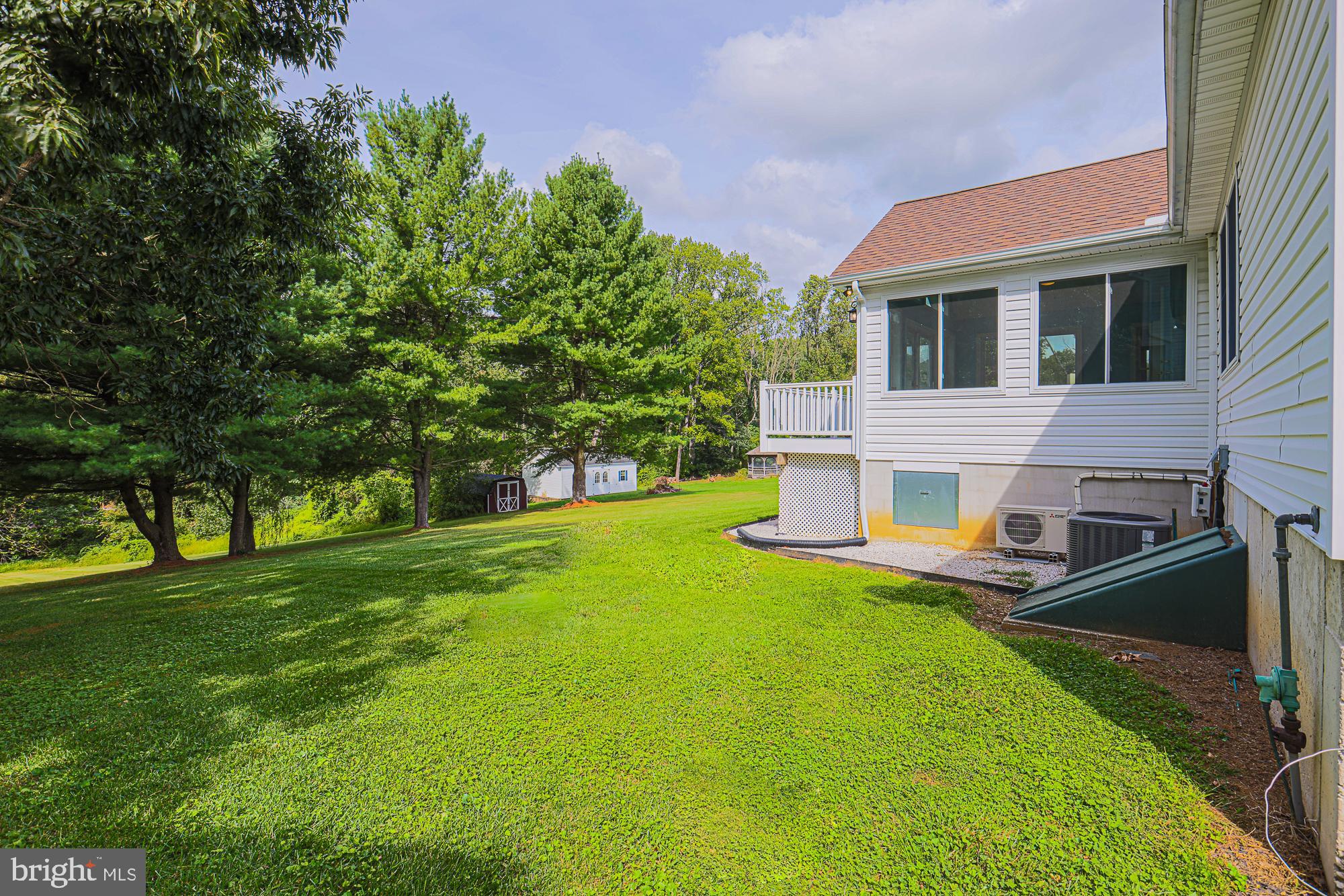 COACH & FOUR - Residential