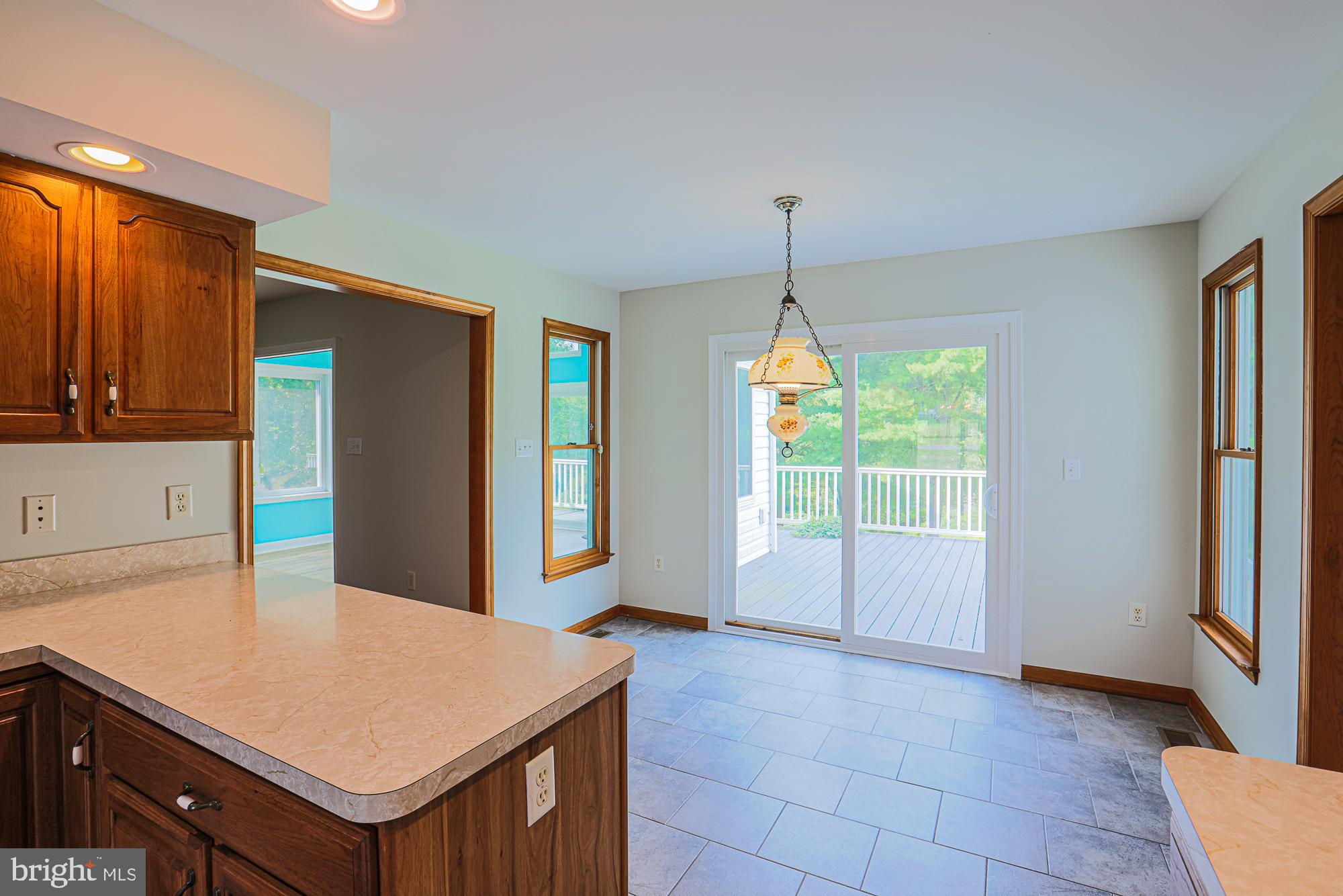 COACH & FOUR - Residential