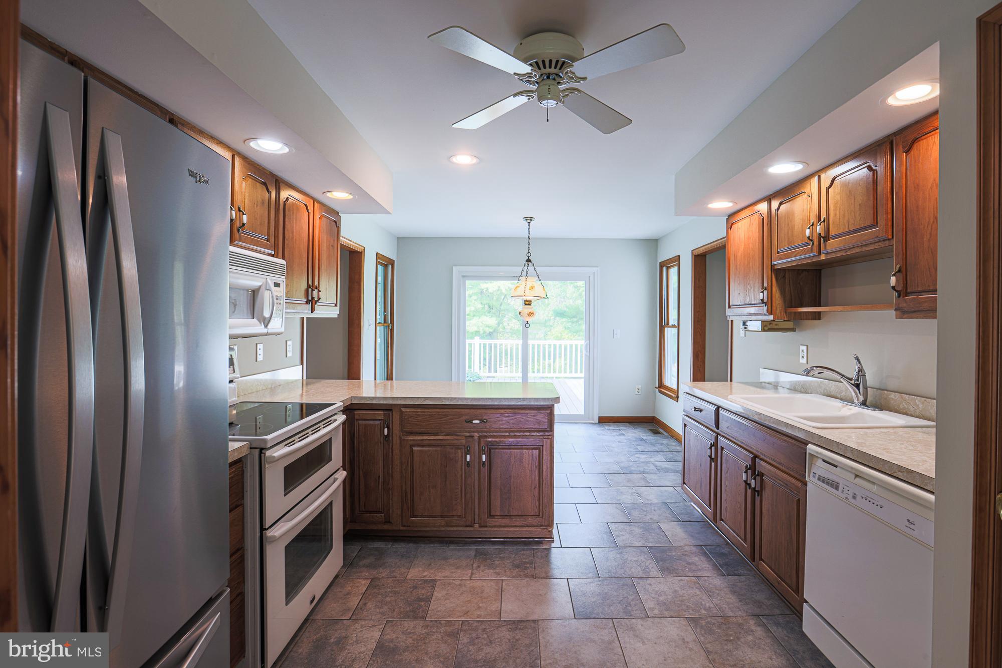 COACH & FOUR - Residential