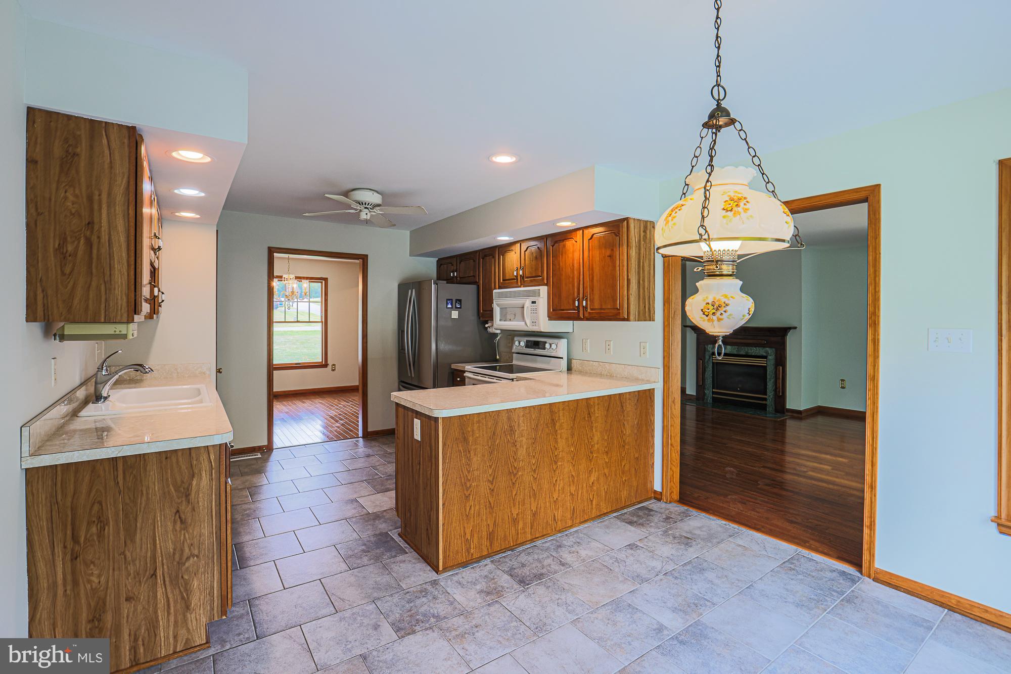 COACH & FOUR - Residential