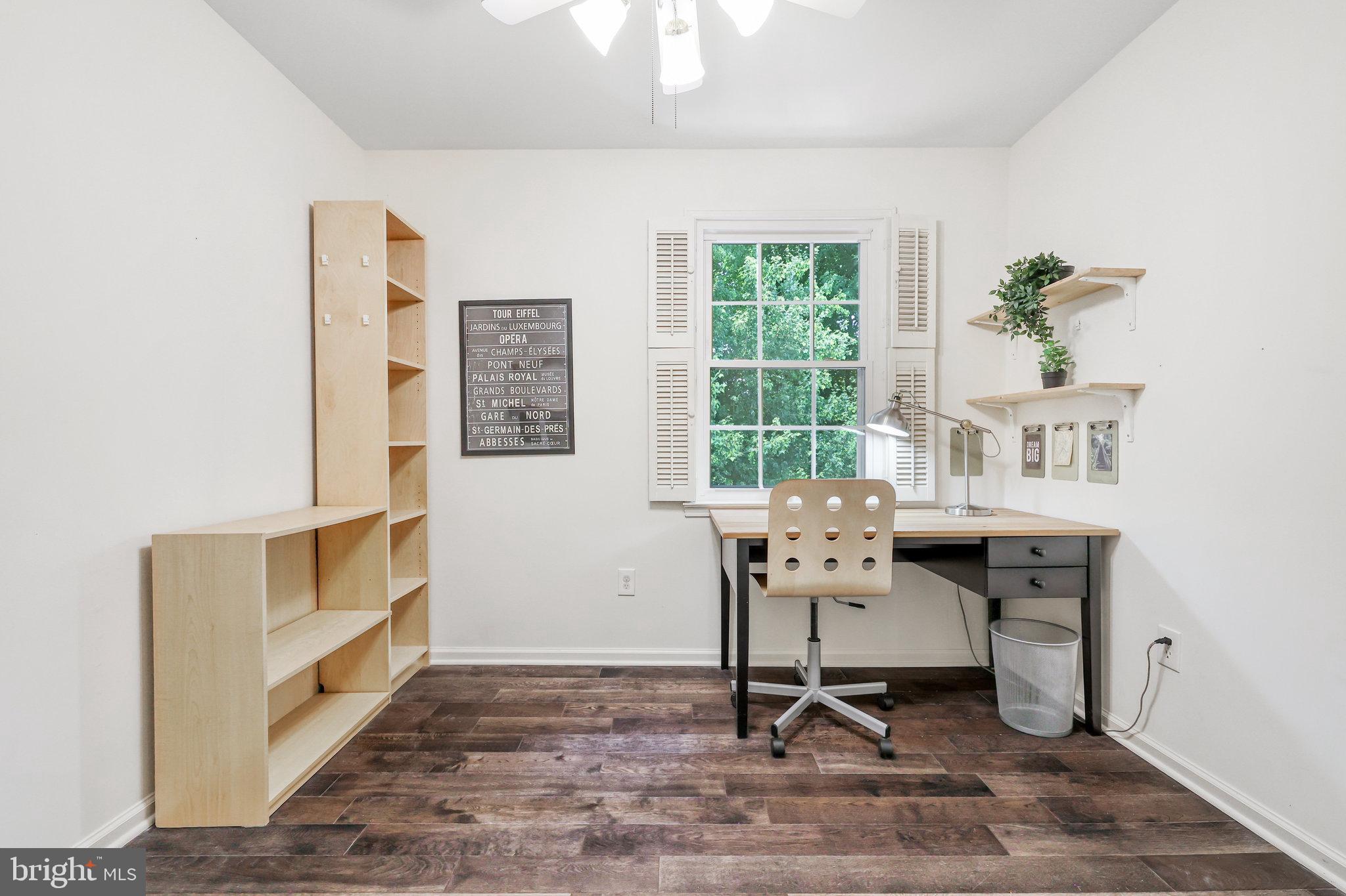 STRATHMEADE SQUARE - Residential