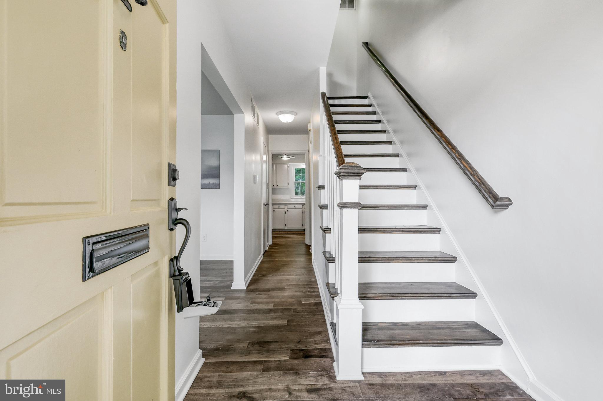 STRATHMEADE SQUARE - Residential