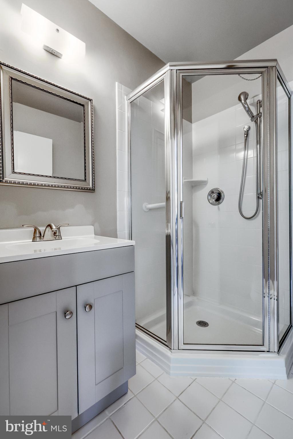 STRATHMEADE SQUARE - Residential