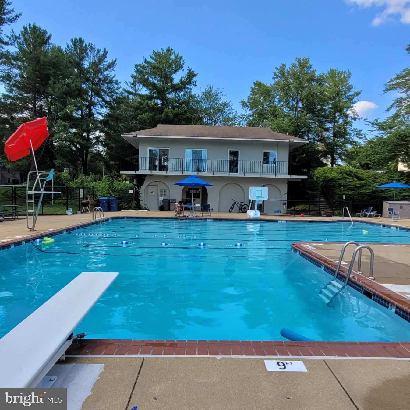 STRATHMEADE SQUARE - Residential