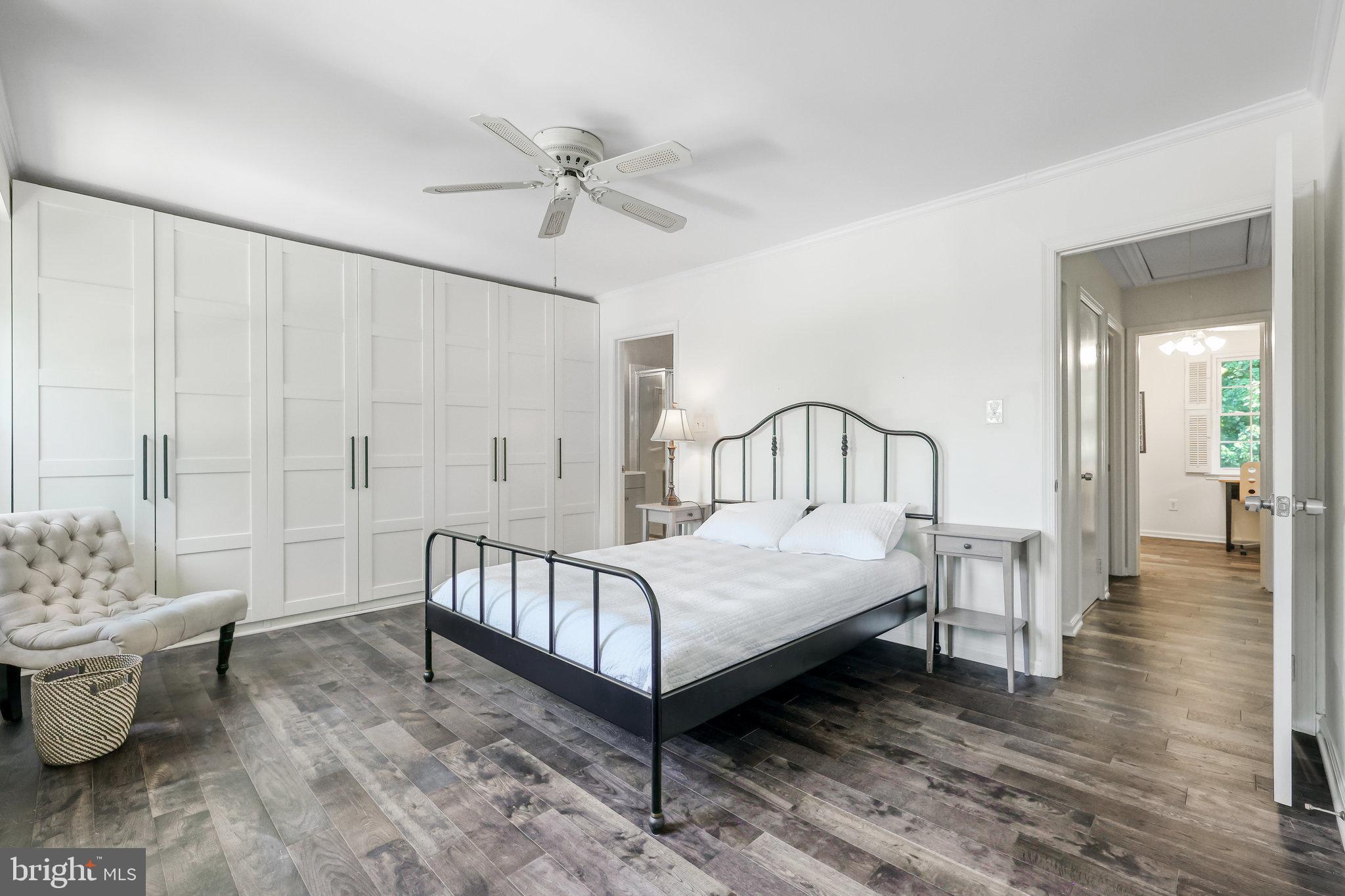 STRATHMEADE SQUARE - Residential