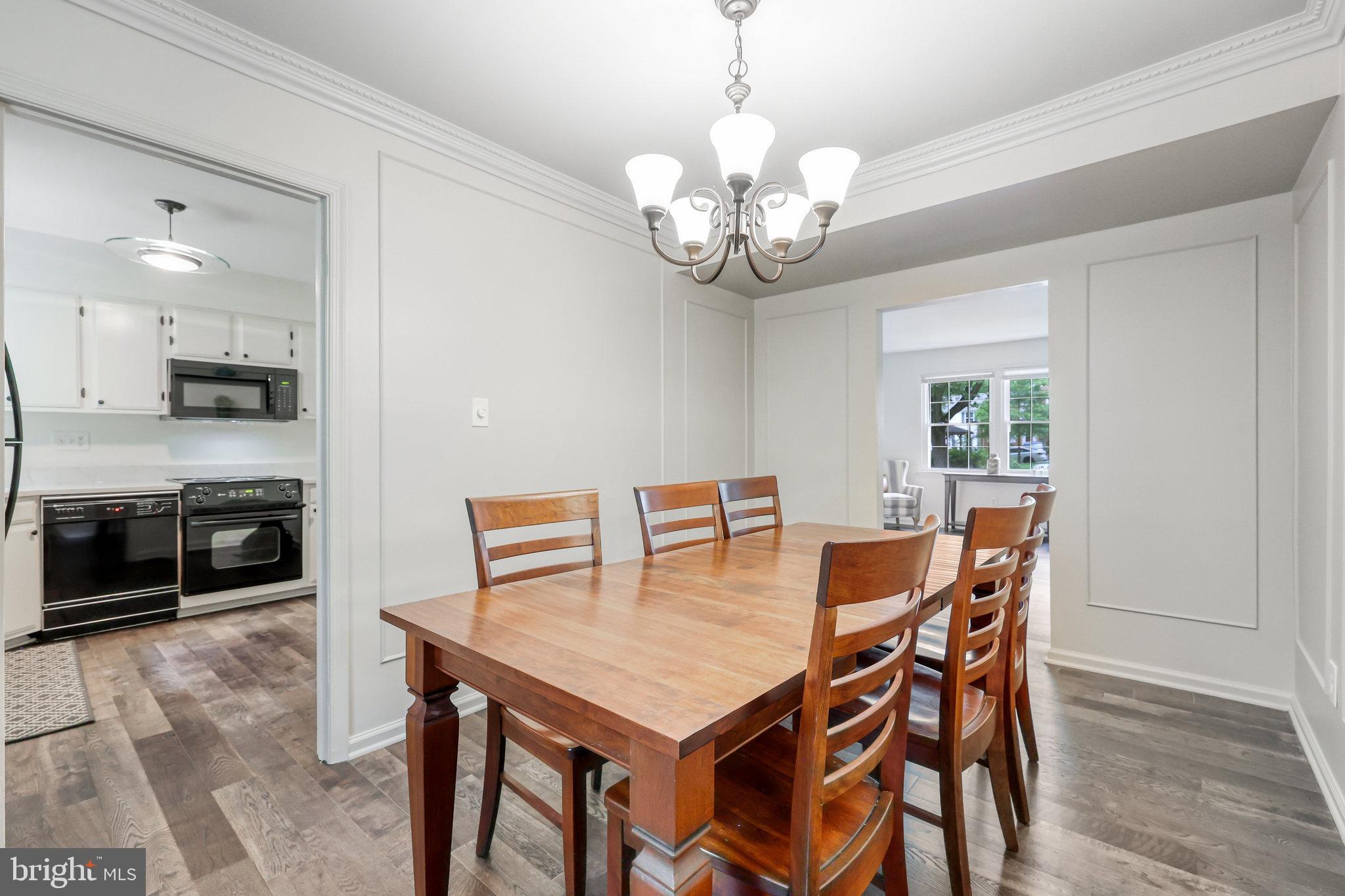 STRATHMEADE SQUARE - Residential