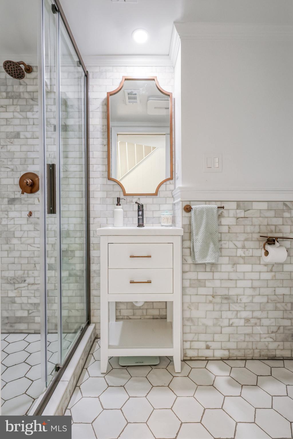 STRATHMEADE SQUARE - Residential