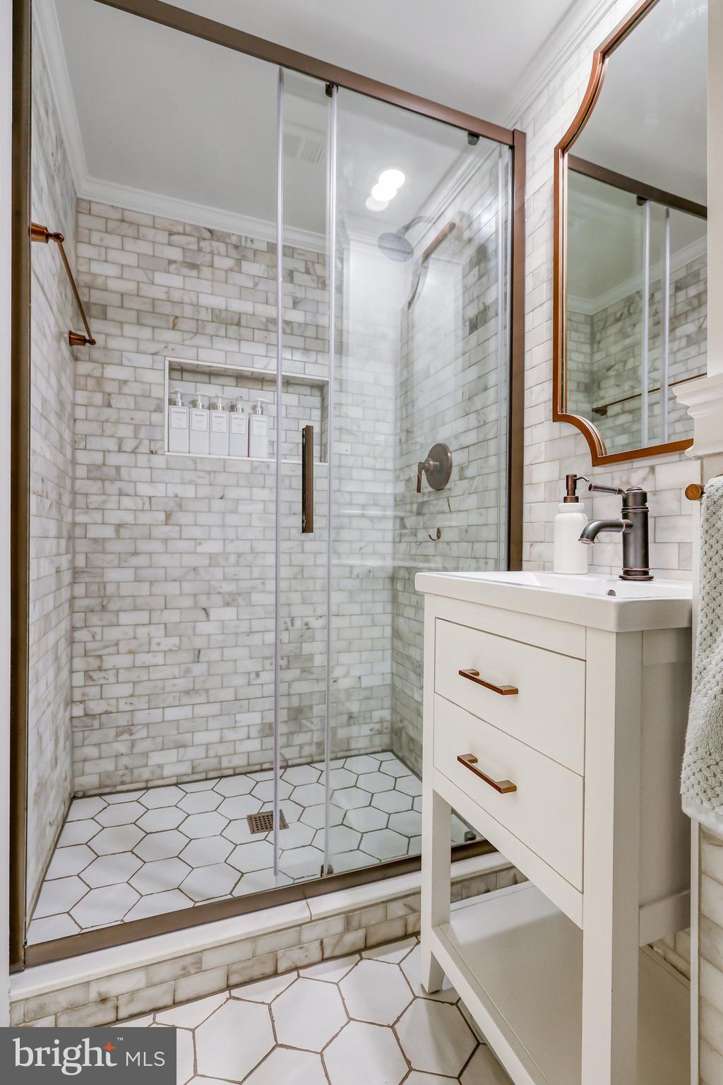 STRATHMEADE SQUARE - Residential