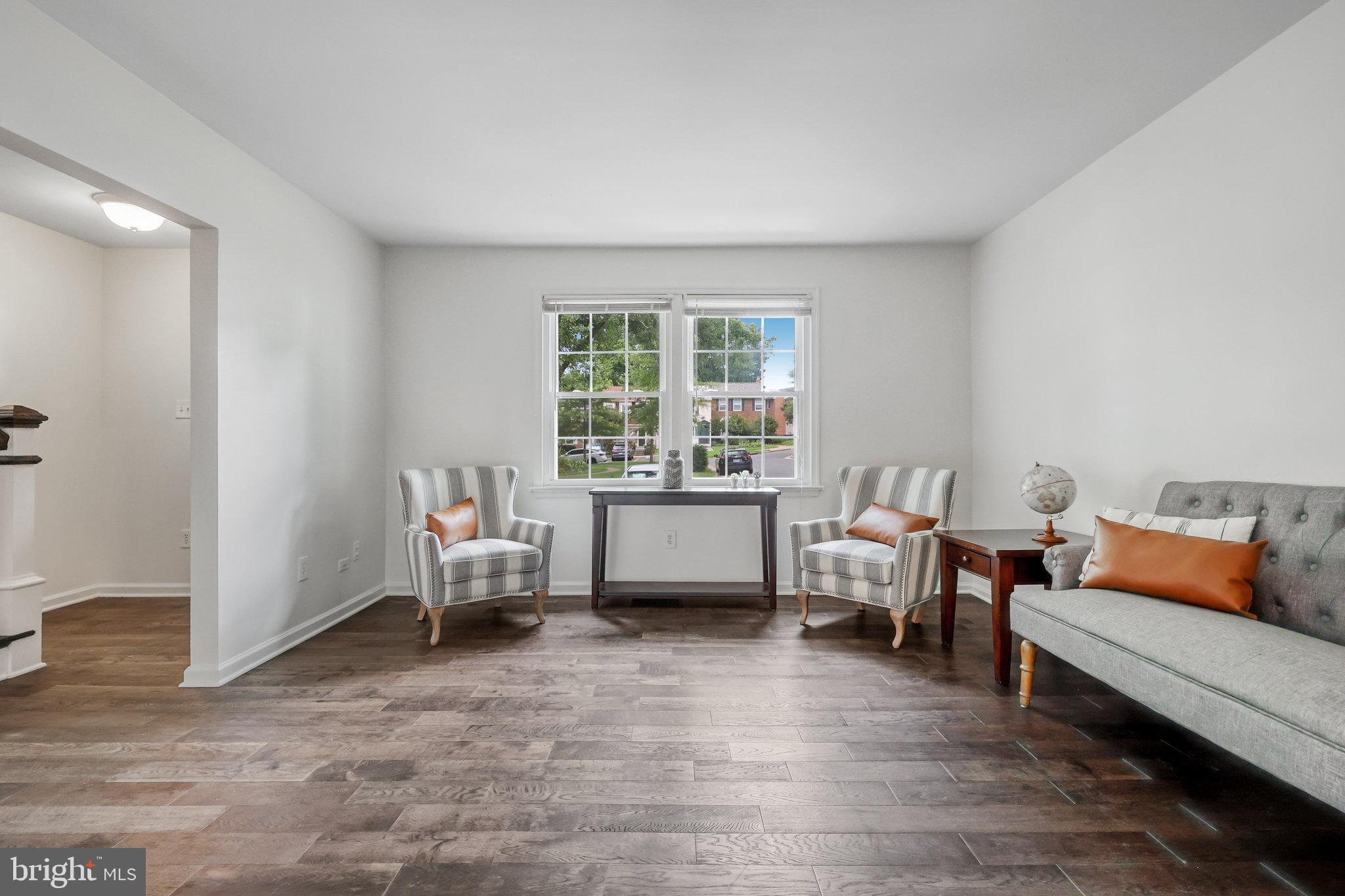 STRATHMEADE SQUARE - Residential