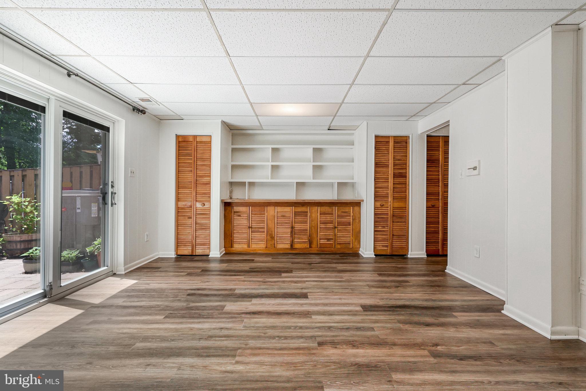 STRATHMEADE SQUARE - Residential