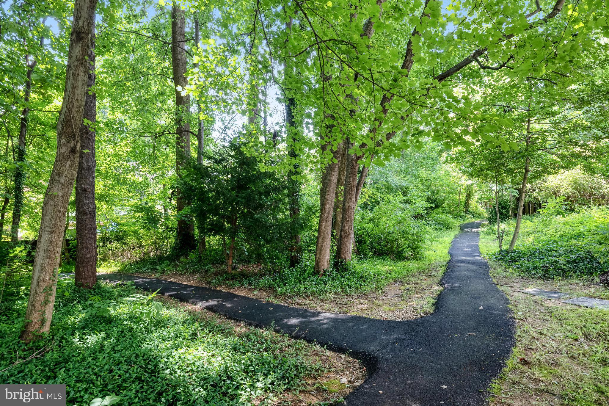 STRATHMEADE SQUARE - Residential