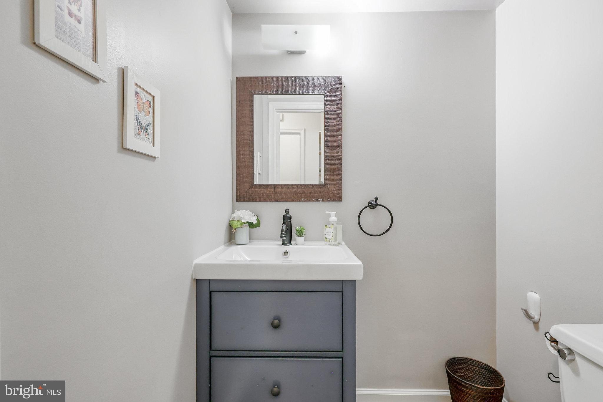 STRATHMEADE SQUARE - Residential