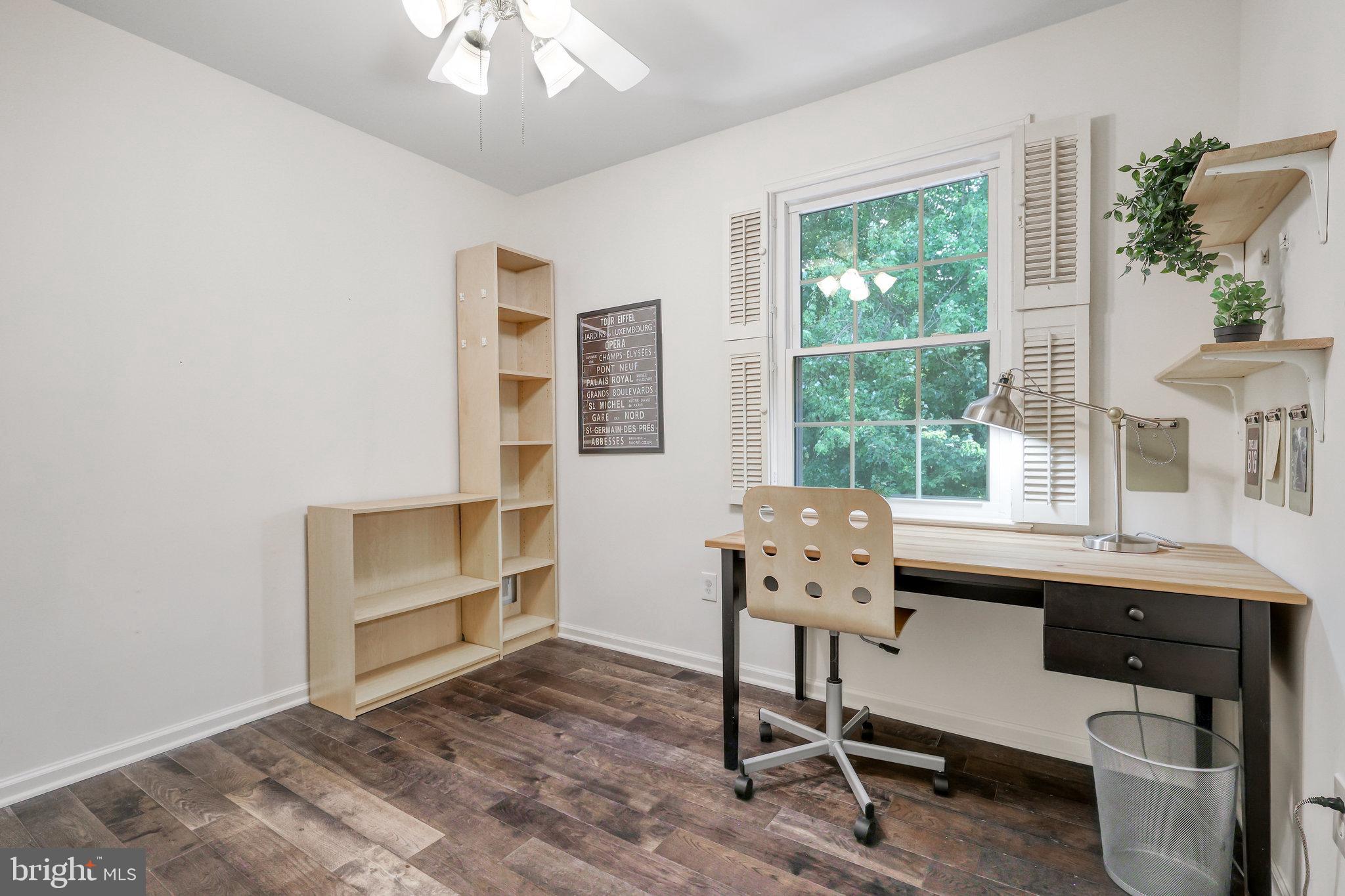 STRATHMEADE SQUARE - Residential