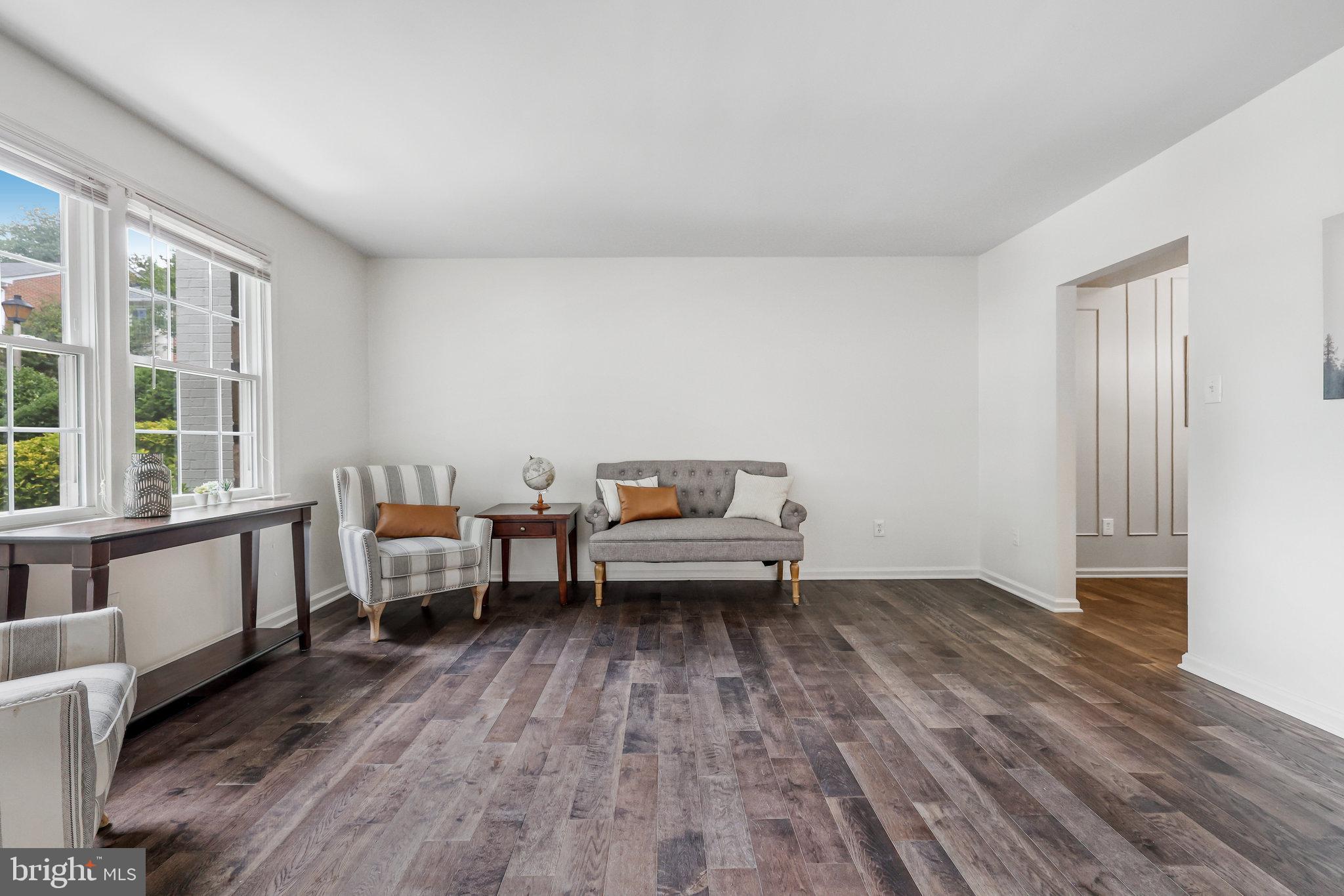 STRATHMEADE SQUARE - Residential