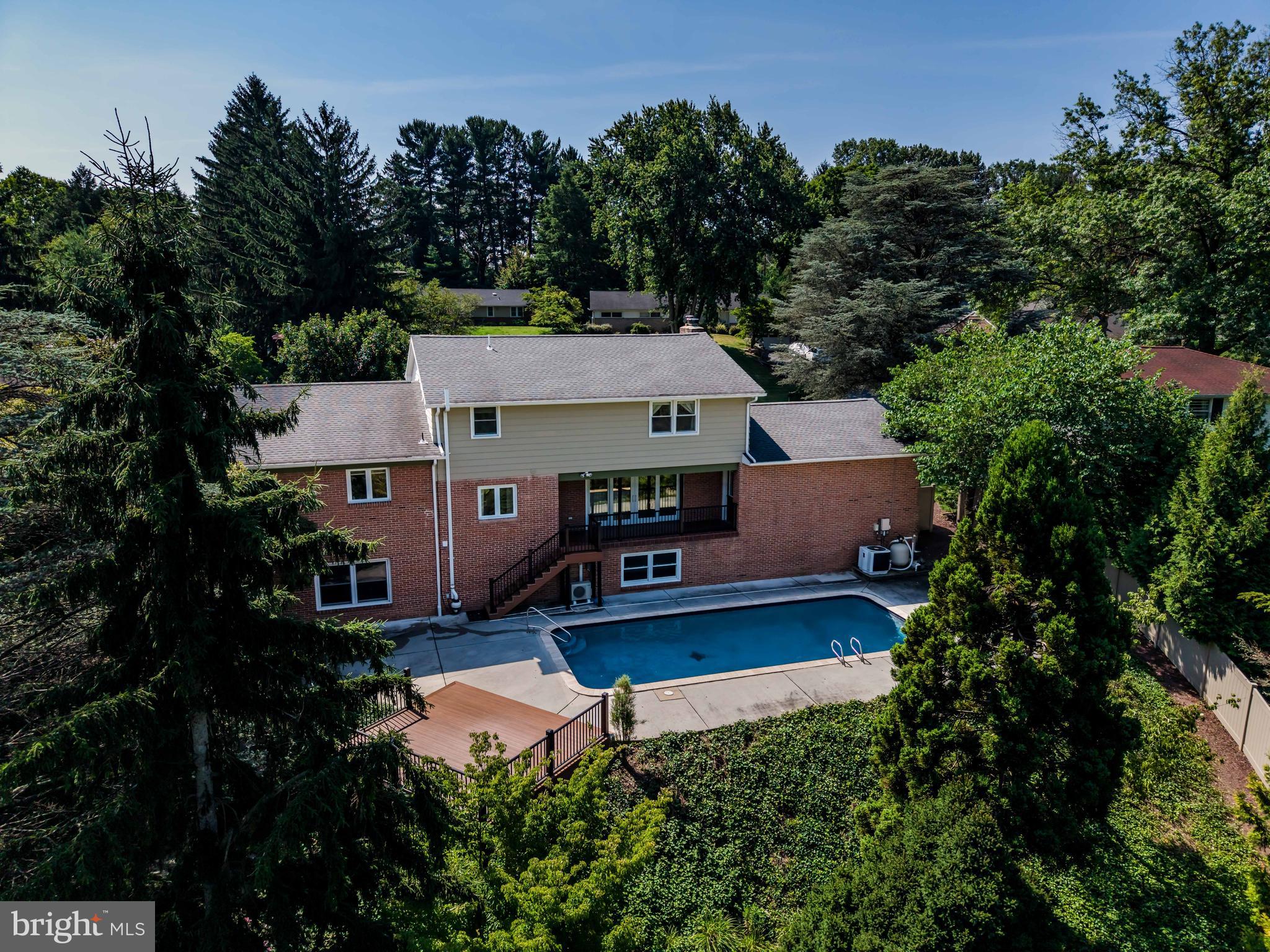 2846 VISTA CIRCLE