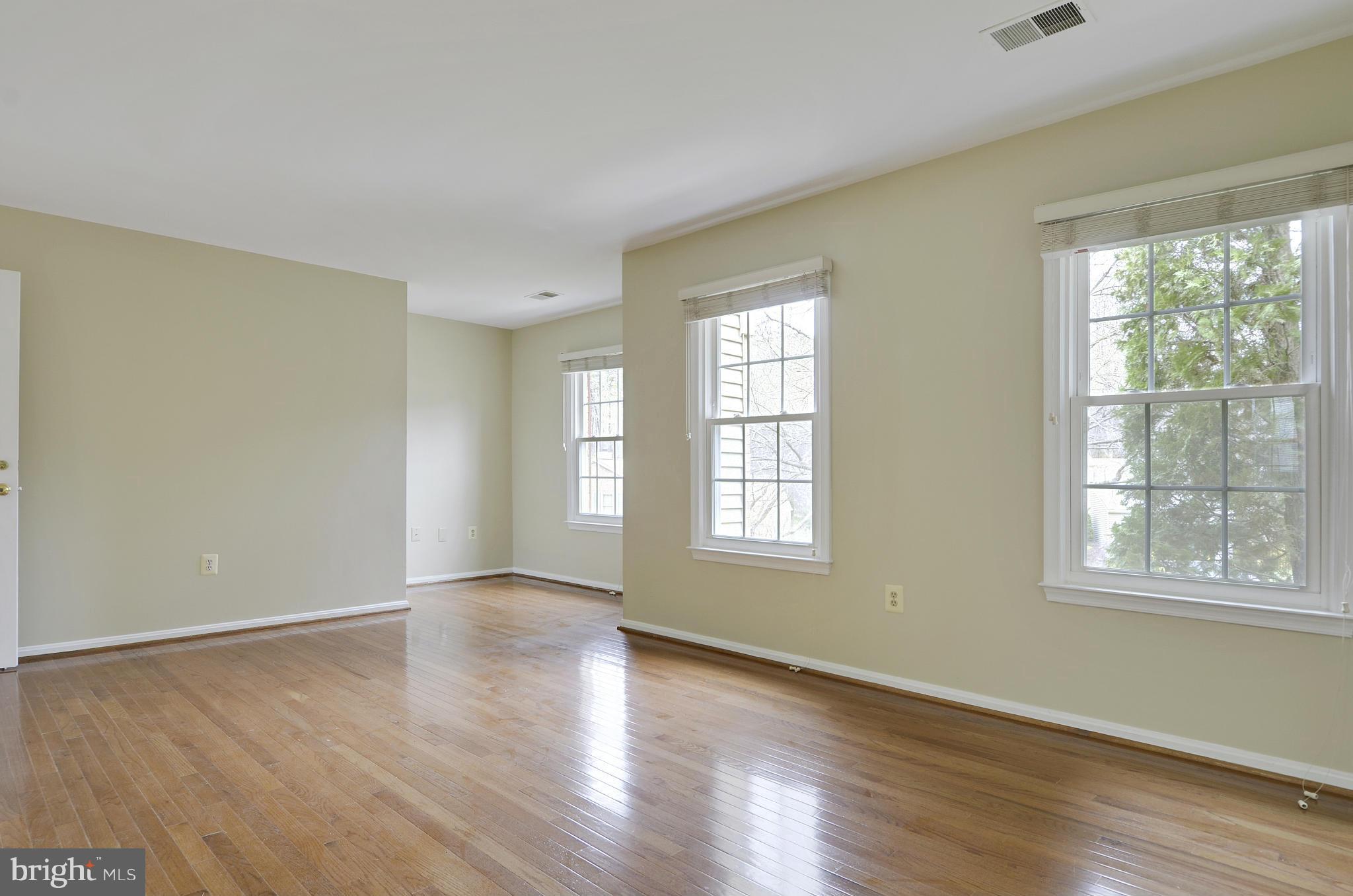 BRIARWOOD - Residential