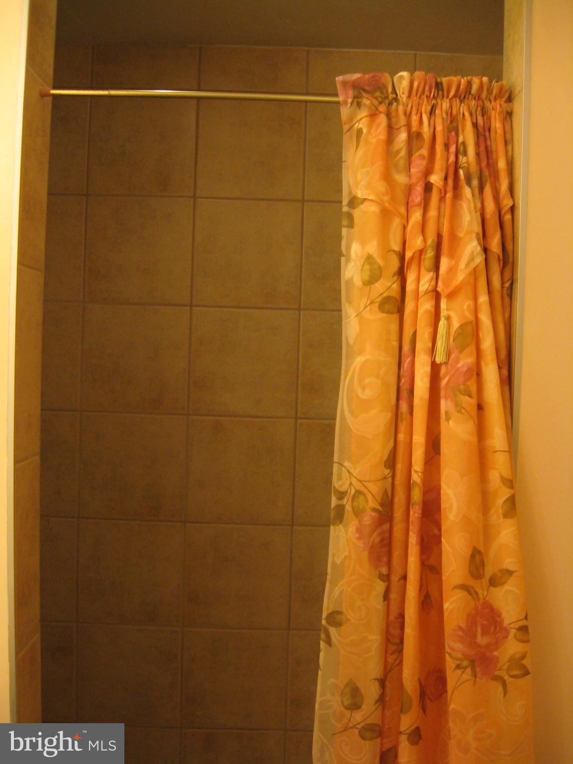 HILLANDALE HOMES - Residential