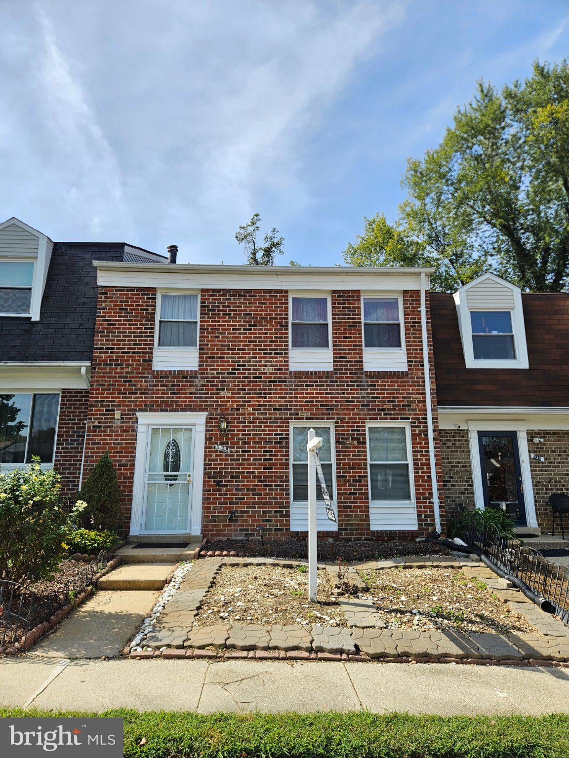 528 PEACOCK DRIVE