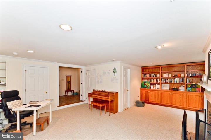 HAMPTON HILLS - Residential Lease