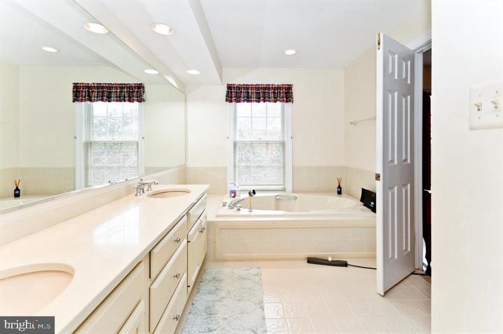 HAMPTON HILLS - Residential Lease