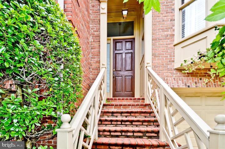 HAMPTON HILLS - Residential Lease