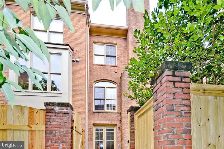 HAMPTON HILLS - Residential Lease