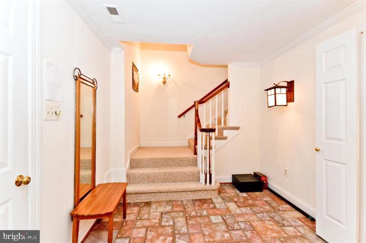 HAMPTON HILLS - Residential Lease