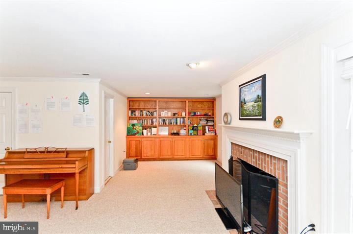 HAMPTON HILLS - Residential Lease