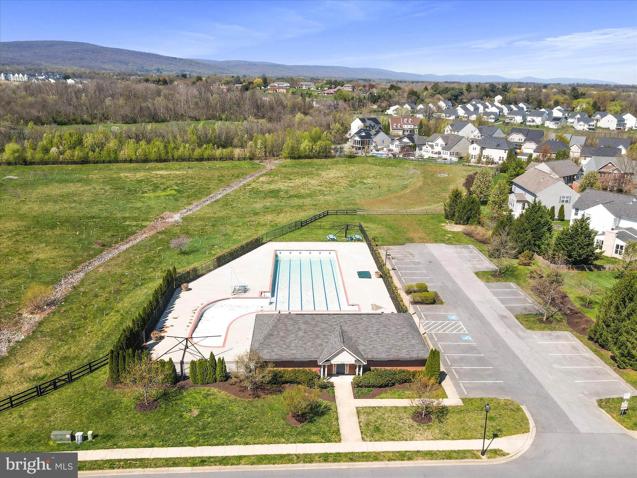 CLOVER RIDGE - Residential